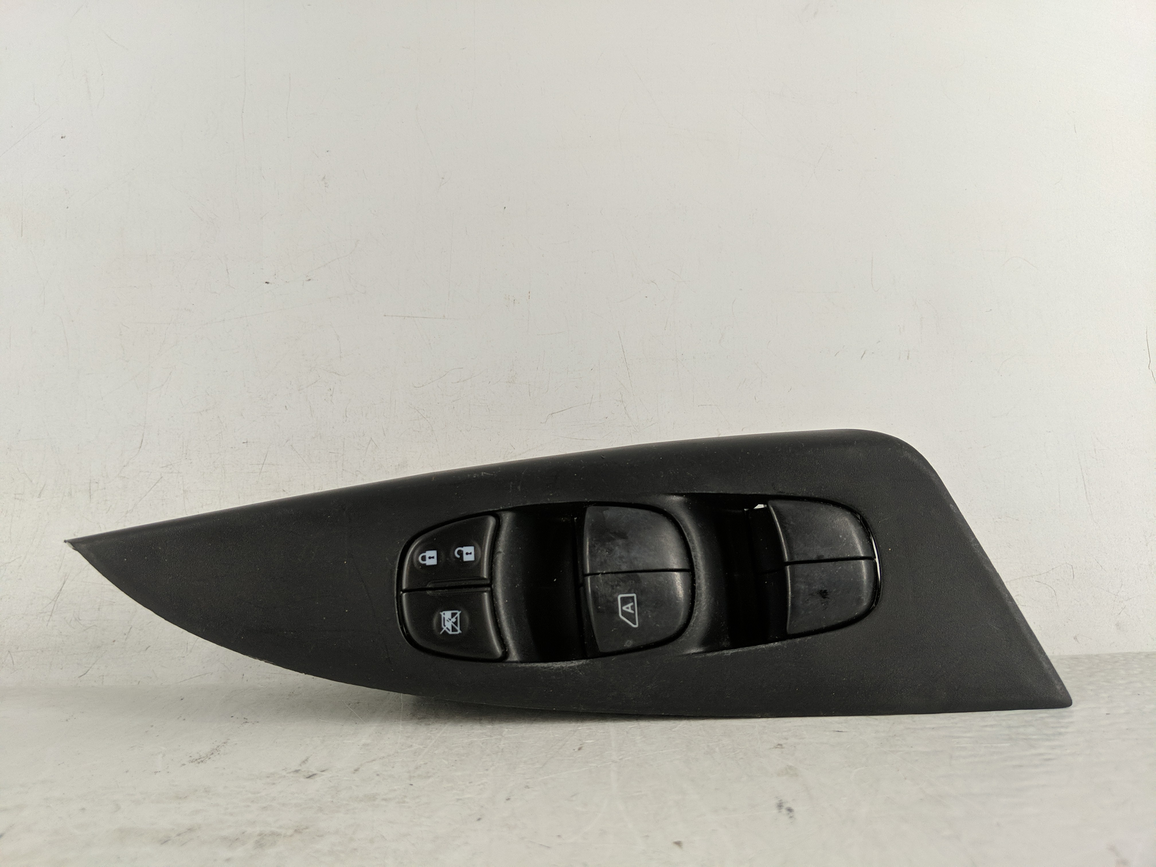 2013-2019 Nissan Sentra Driver Left Door Master Power Window Switch 1165133 - Oemusedautoparts1.com