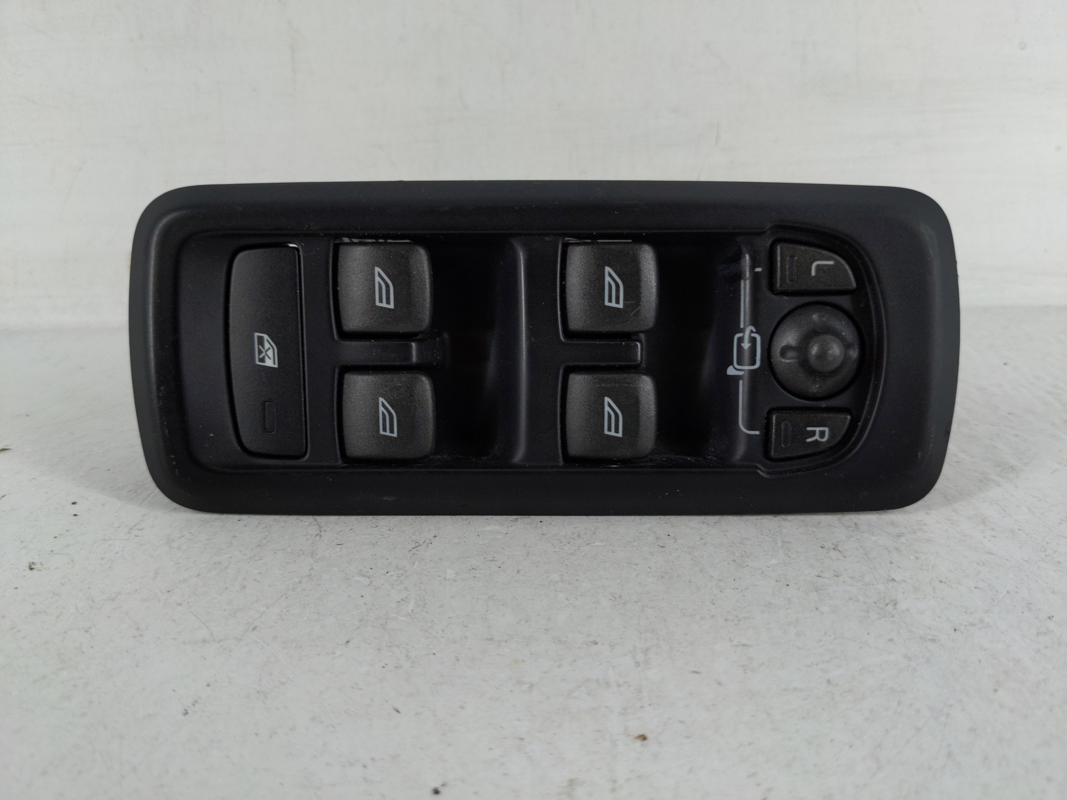 2010-2016 Land Rover Lr4 Driver Left Door Master Power Window Switch 1165147 - Oemusedautoparts1.com