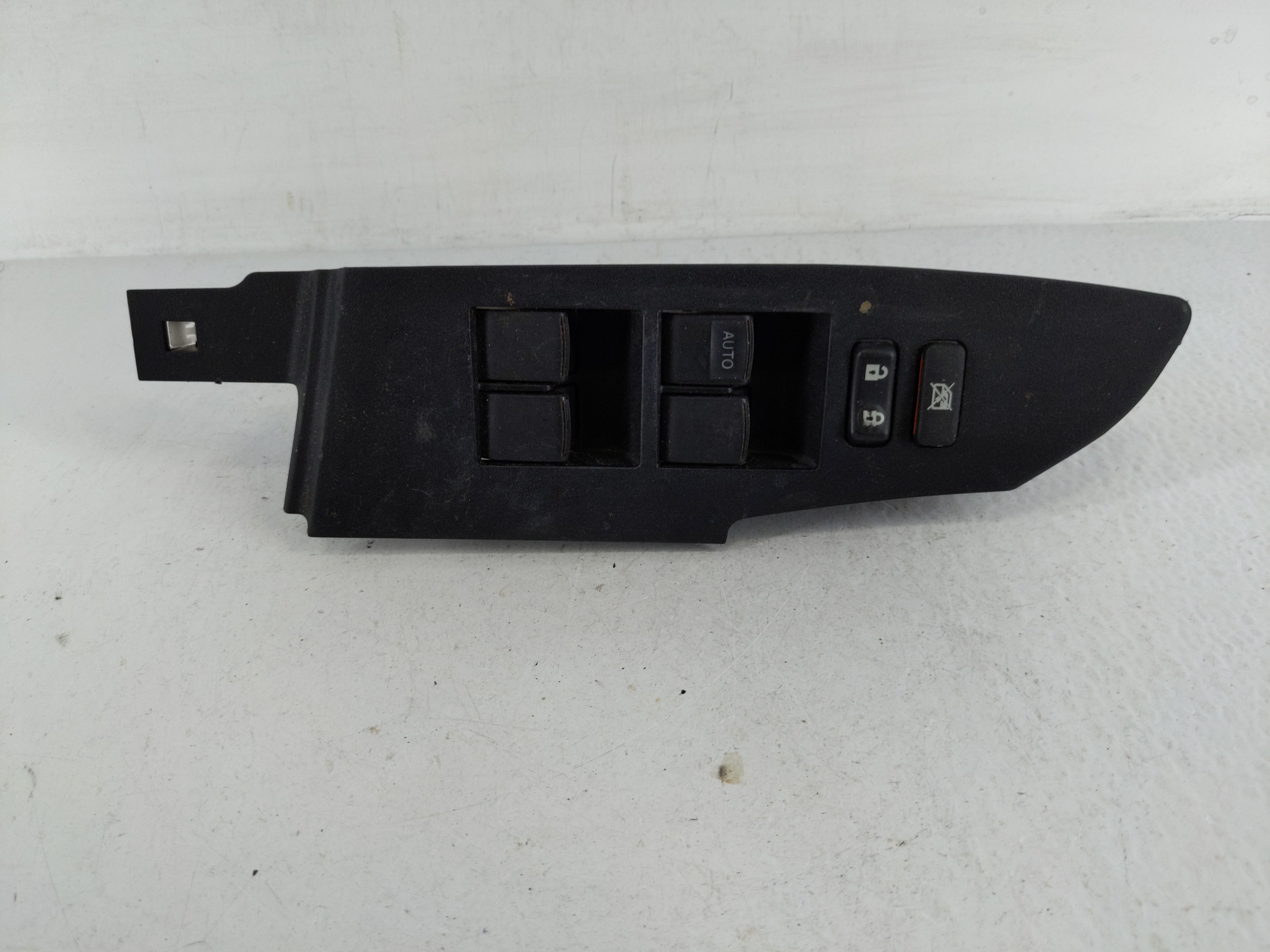 2014-2019 Toyota Corolla Driver Left Door Master Power Window Switch 1165152 - Oemusedautoparts1.com
