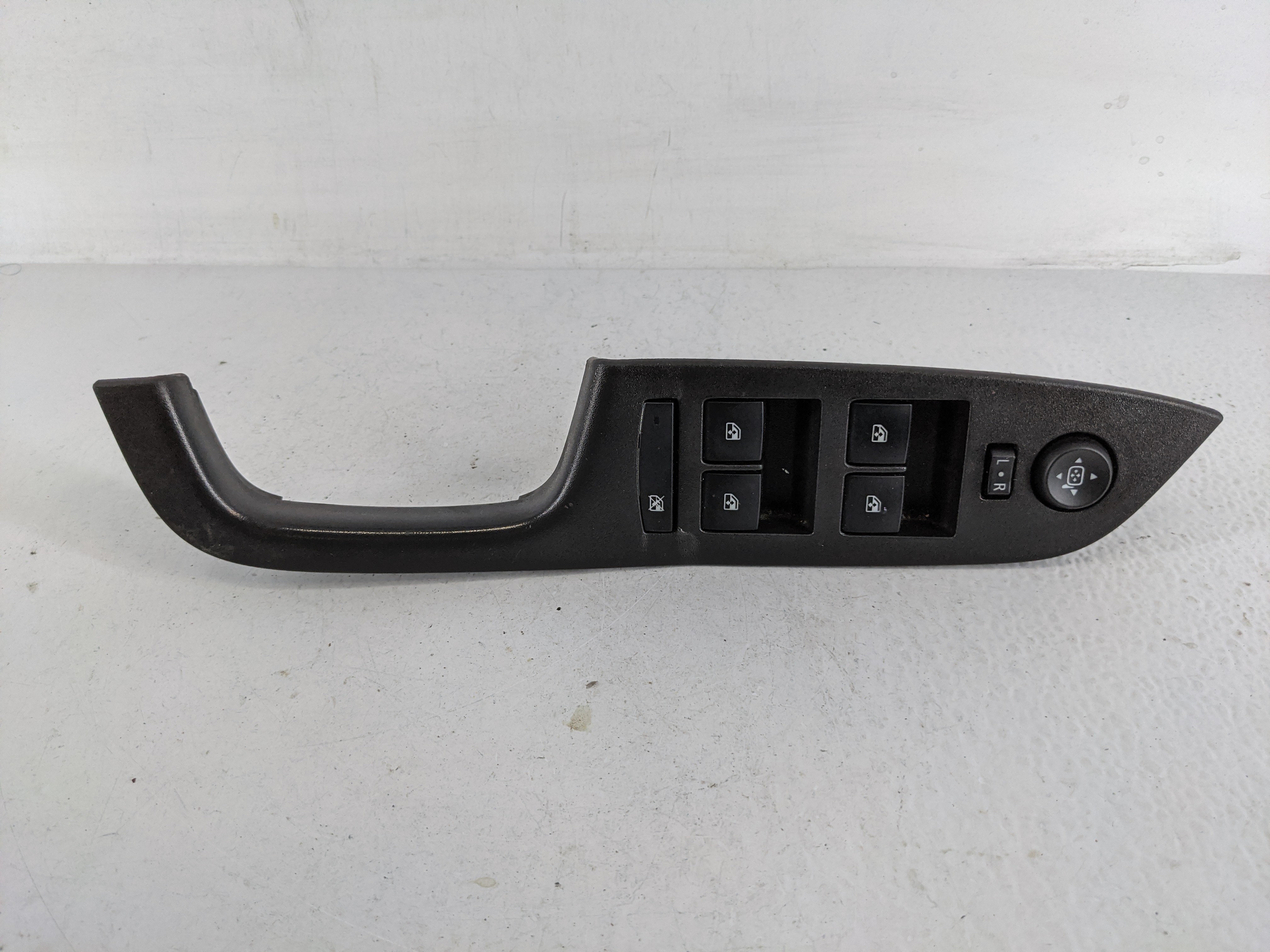 2010-2017 Chevrolet Equinox Driver Left Door Master Power Window Switch 1165153 - Oemusedautoparts1.com