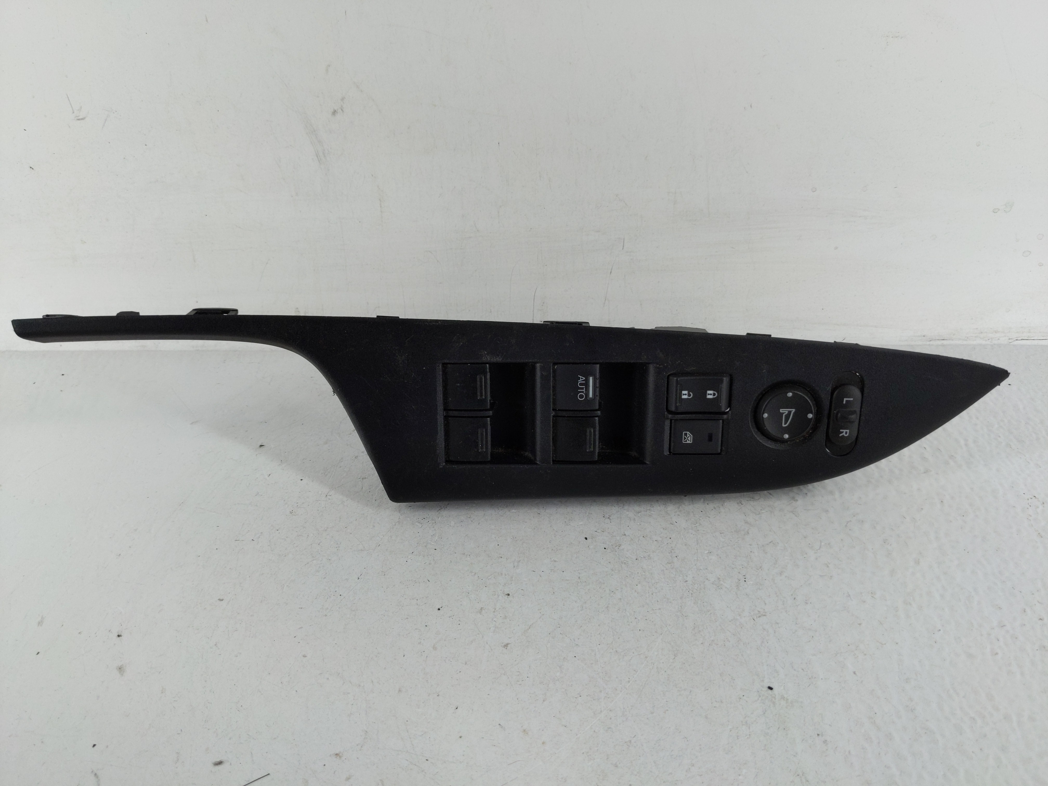 2013-2017 Honda Accord Driver Left Door Master Power Window Switch 1165154 - Oemusedautoparts1.com