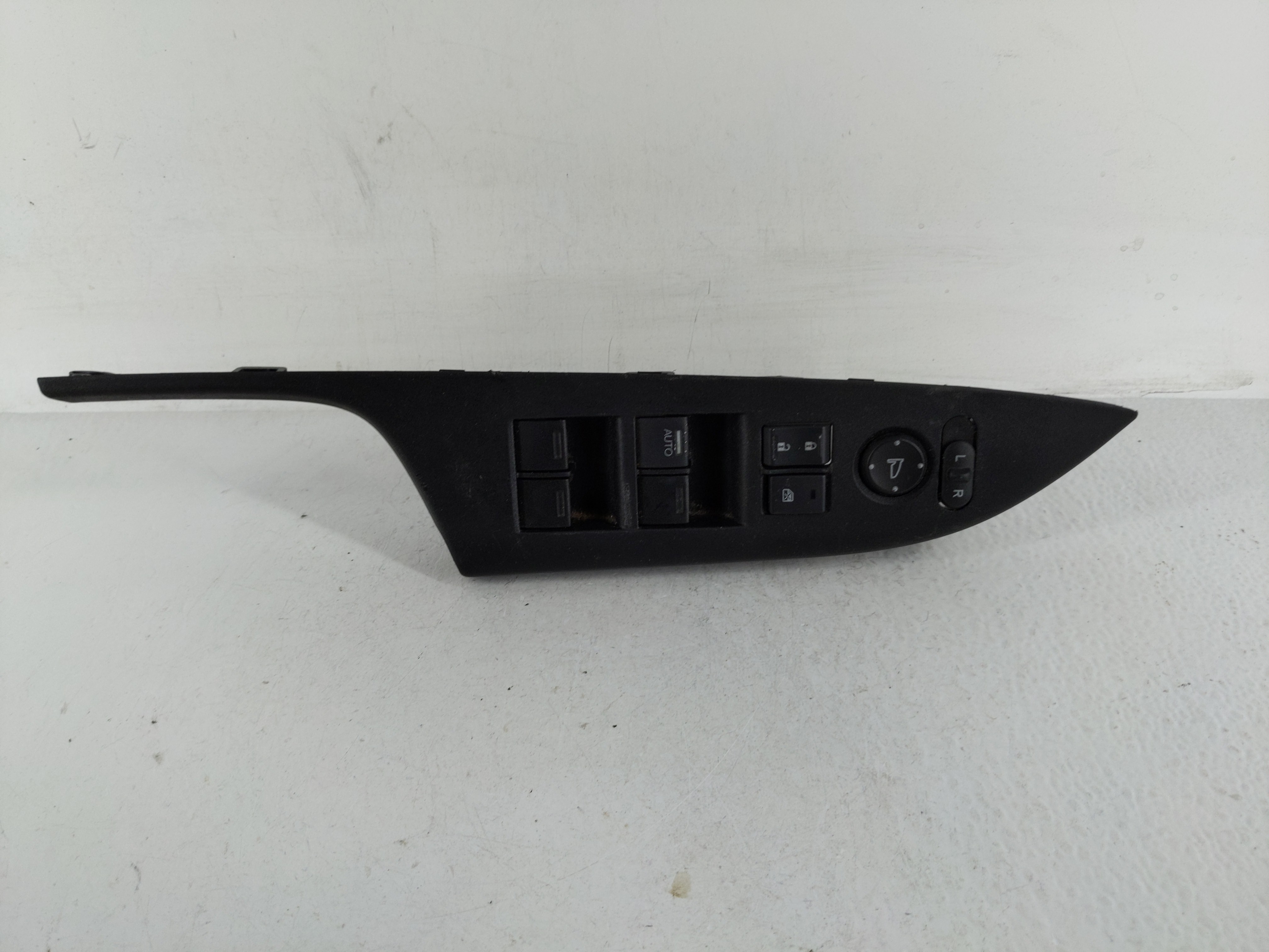 2013-2017 Honda Accord Driver Left Door Master Power Window Switch 1165157 - Oemusedautoparts1.com