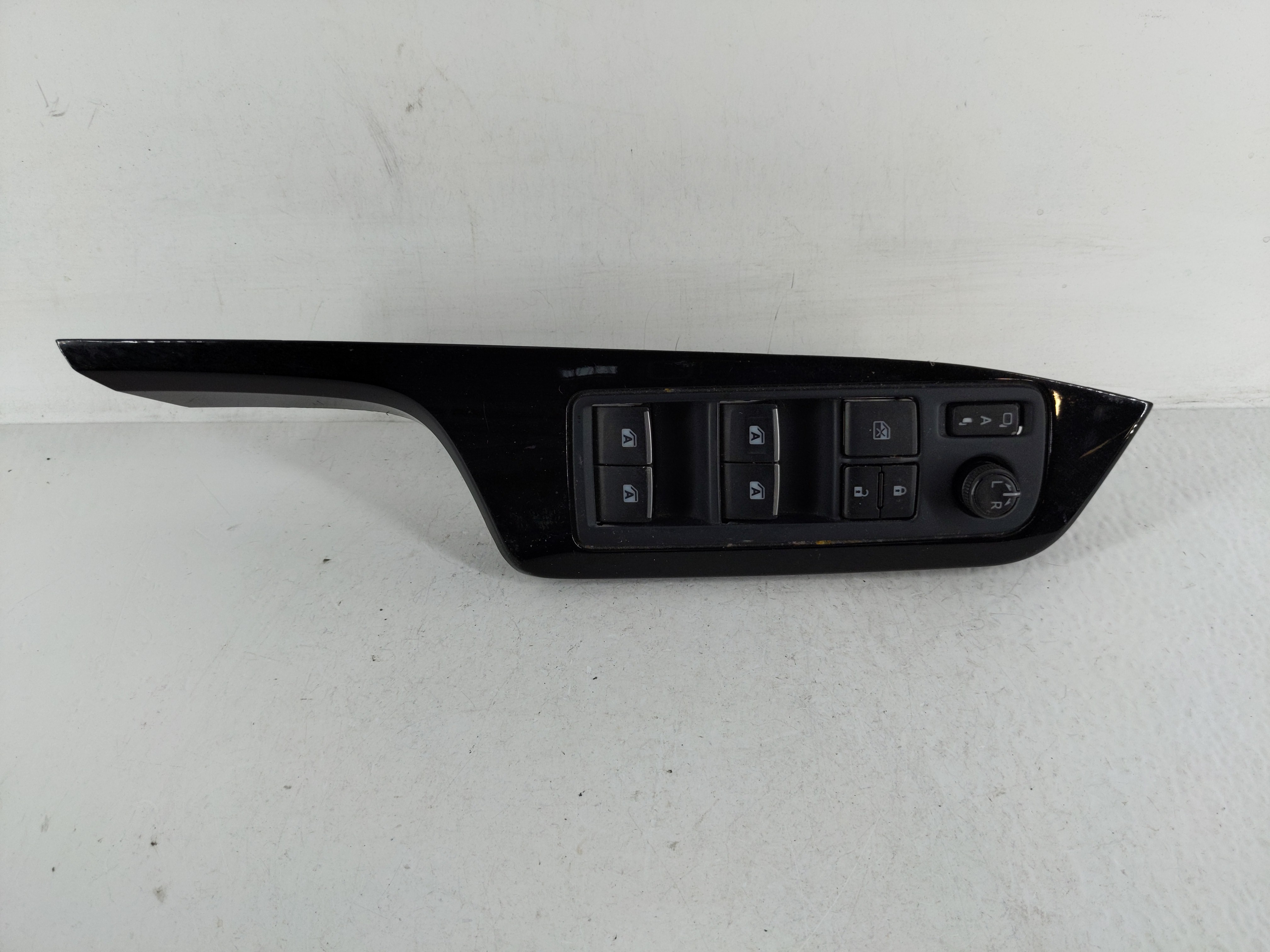 2018-2022 Toyota C-hr Driver Left Door Master Power Window Switch 1165158 - Oemusedautoparts1.com