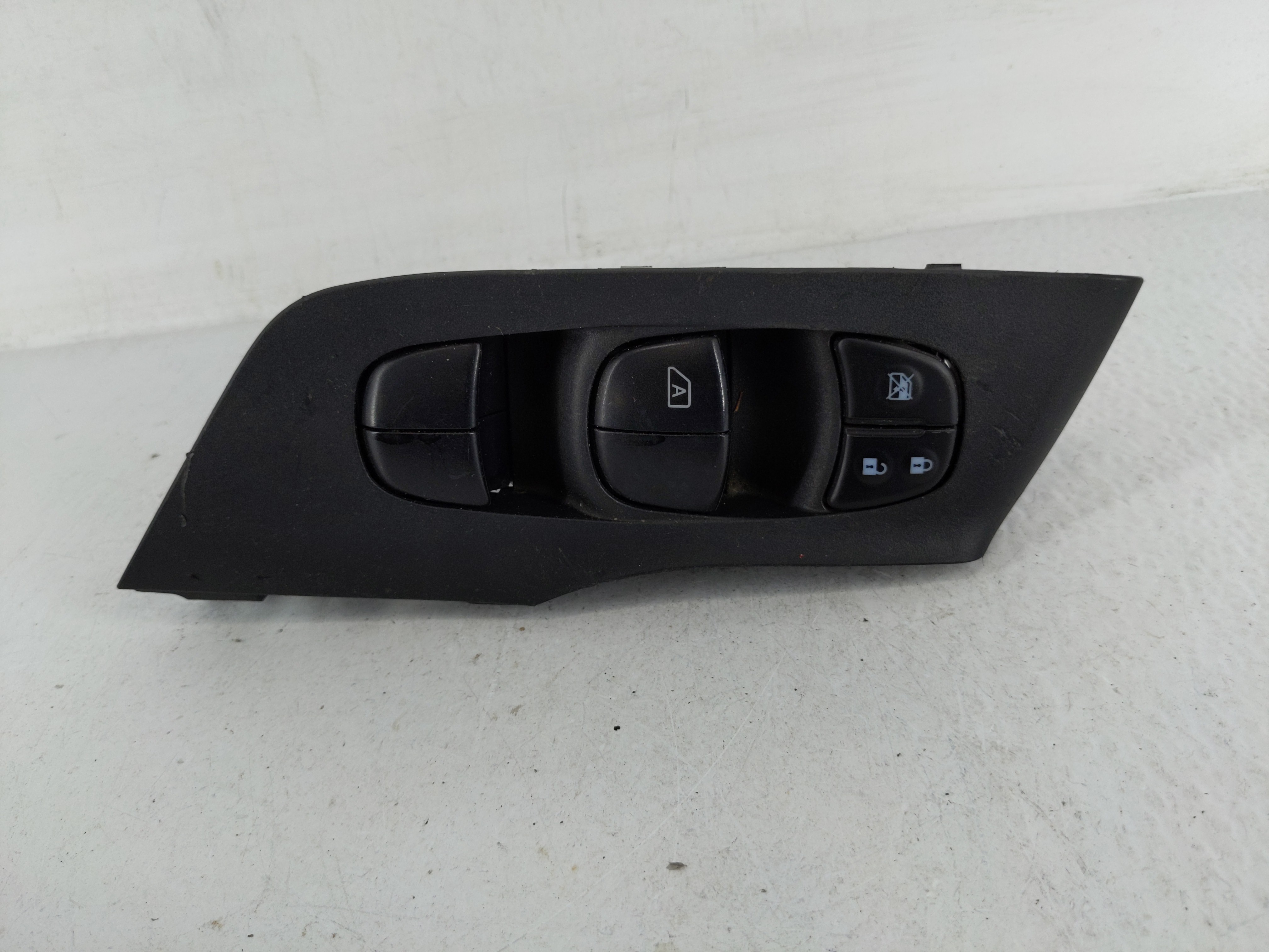 2008-2013 Nissan Altima Driver Left Door Master Power Window Switch 1165161 - Oemusedautoparts1.com