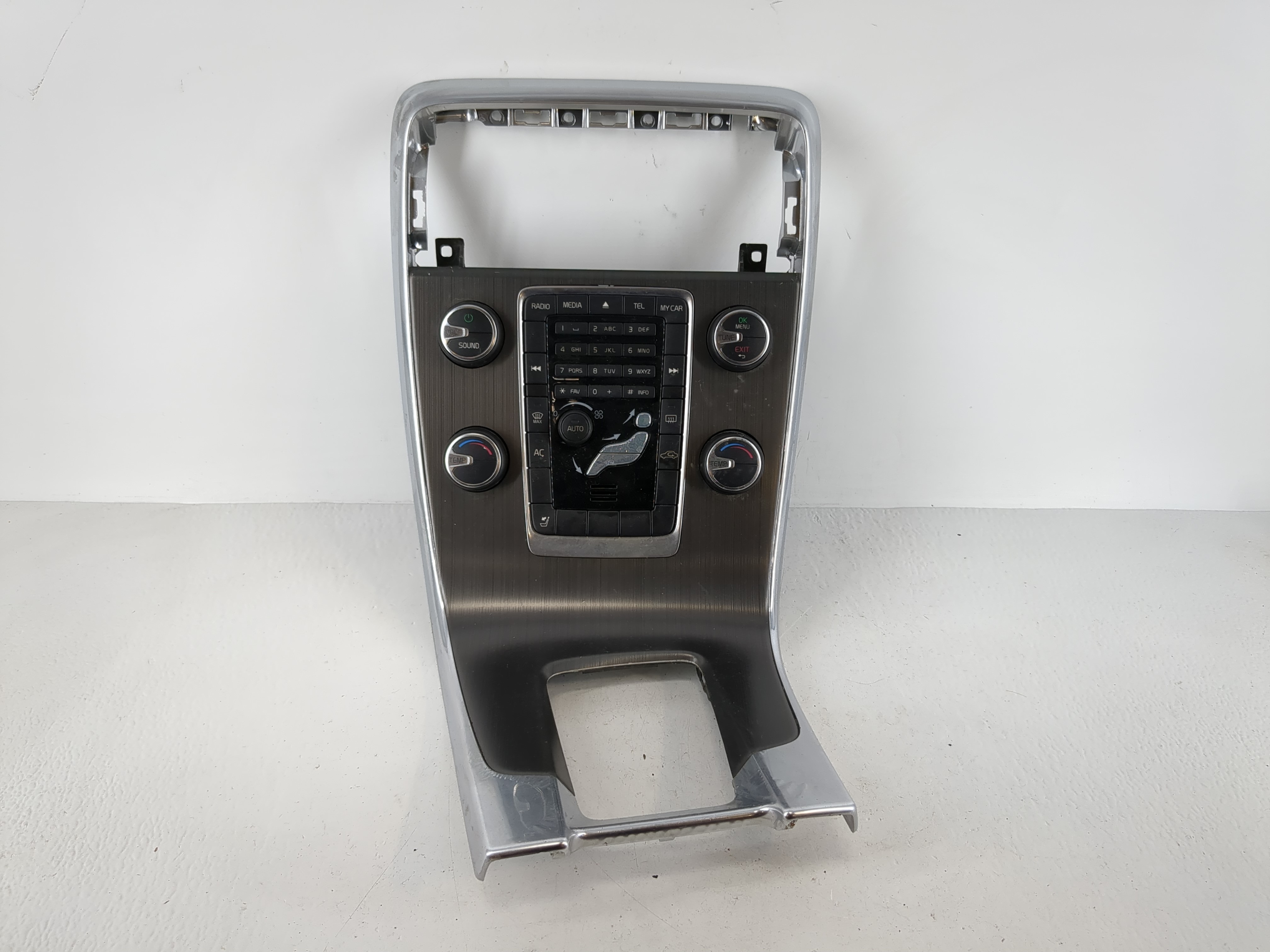 2013-2013 Volvo V60 Am Fm Cd Player Radio Receiver 1165174 - Oemusedautoparts1.com