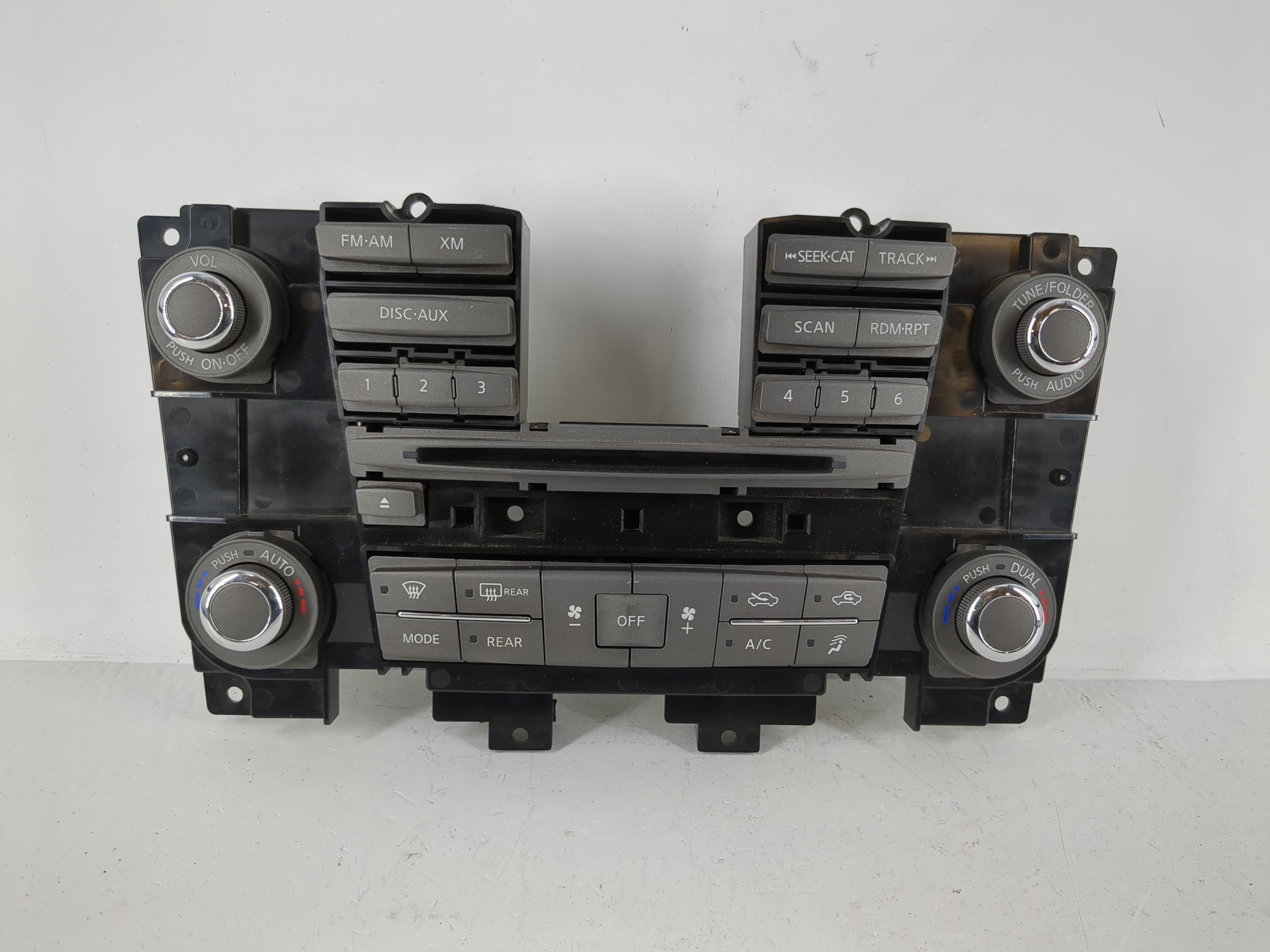 2014-2017 Infiniti Qx80 Am Fm Cd Player Radio Receiver 1165181 - Oemusedautoparts1.com