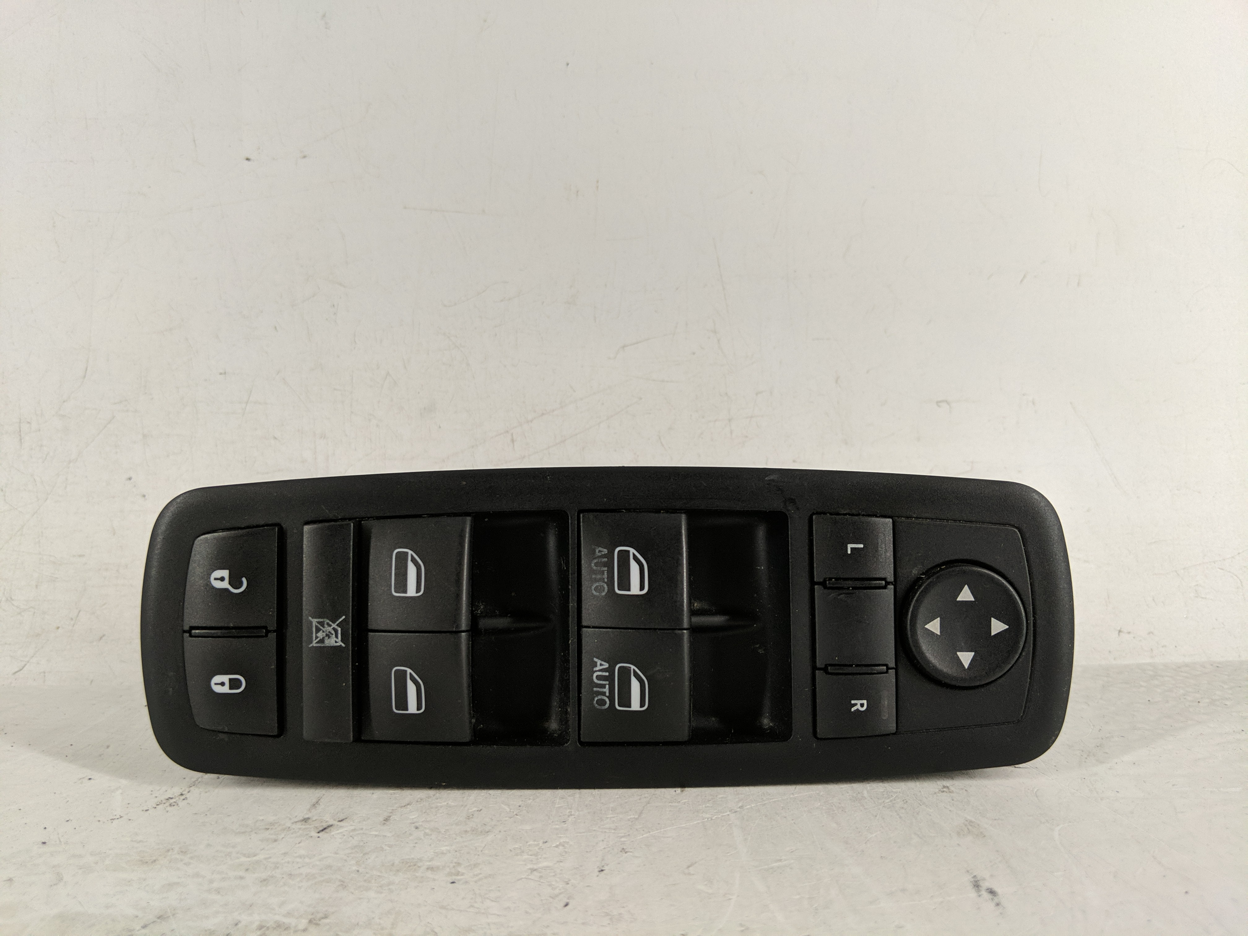 2012 Chrysler Town & Country Driver Left Door Master Power Window Switch 1165191 - Oemusedautoparts1.com