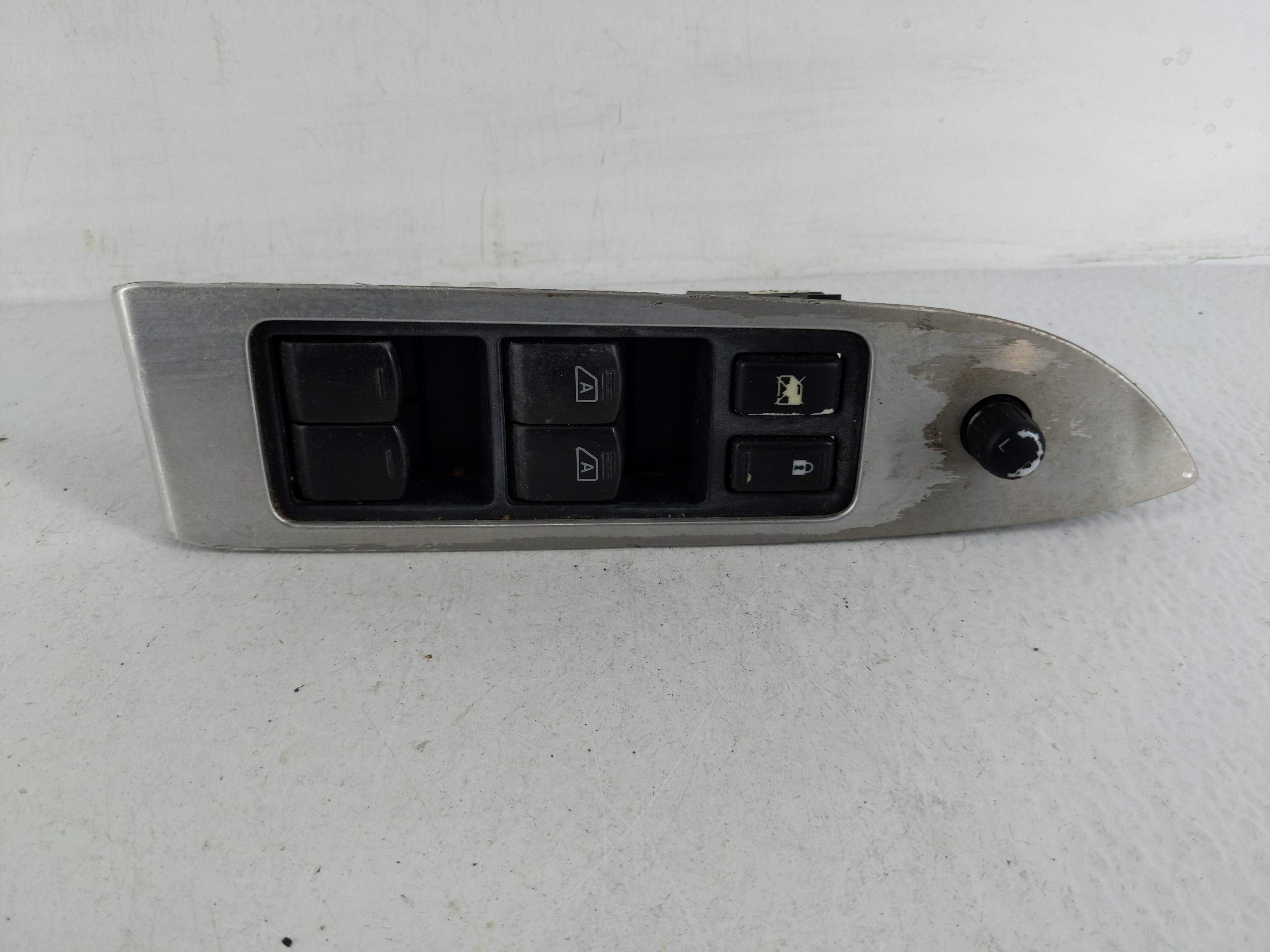 2009-2014 Nissan Murano Driver Left Door Master Power Window Switch 1165201 - Oemusedautoparts1.com
