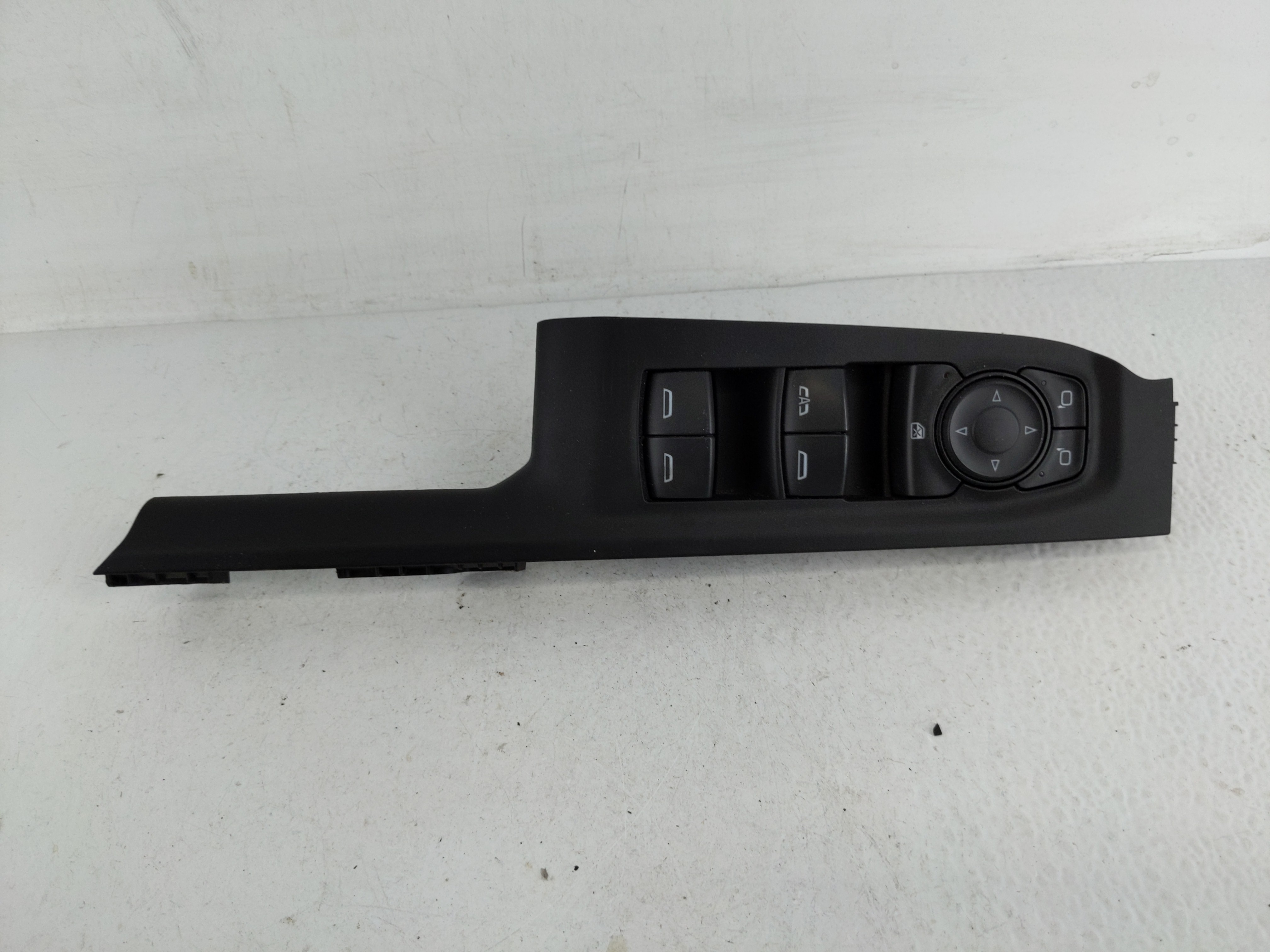 2018-2022 Chevrolet Equinox Driver Left Door Master Power Window Switch 1165219 - Oemusedautoparts1.com