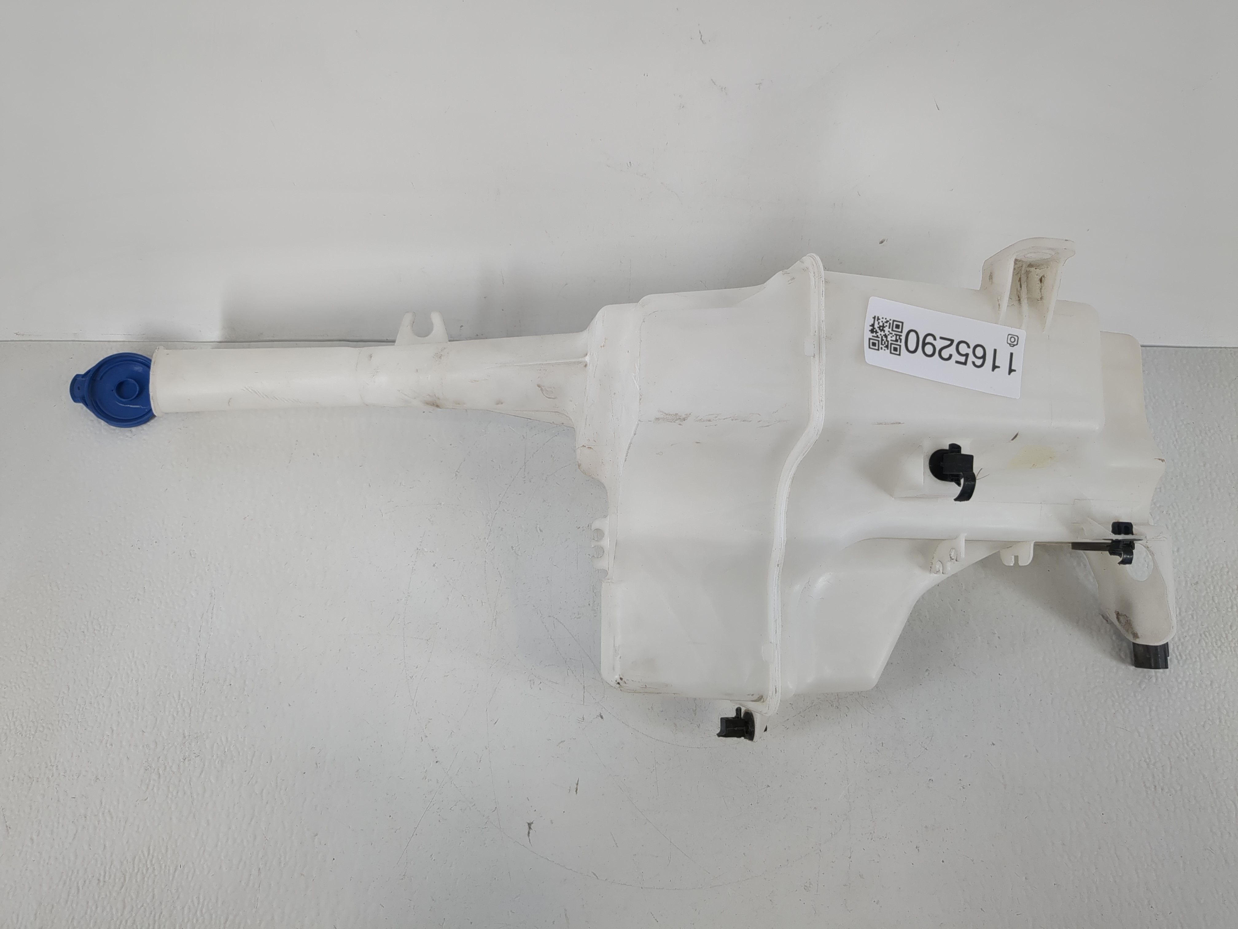 2014-2015 Kia Sorento Windshield Washer Fluid Reservoir Bottle Oem 1165290 - Oemusedautoparts1.com