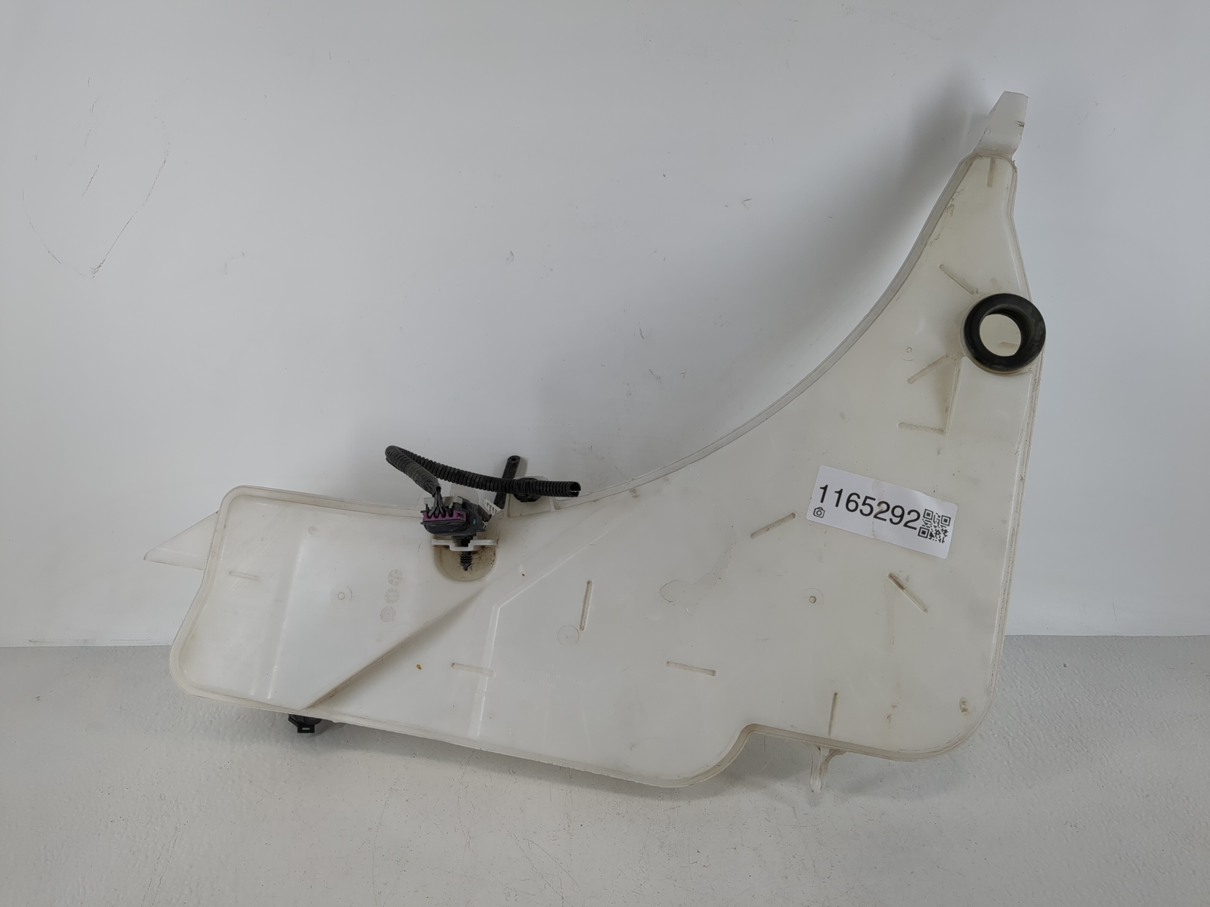 2016-2017 Chevrolet Camaro Windshield Washer Fluid Reservoir Bottle Oem 1165292 - Oemusedautoparts1.com