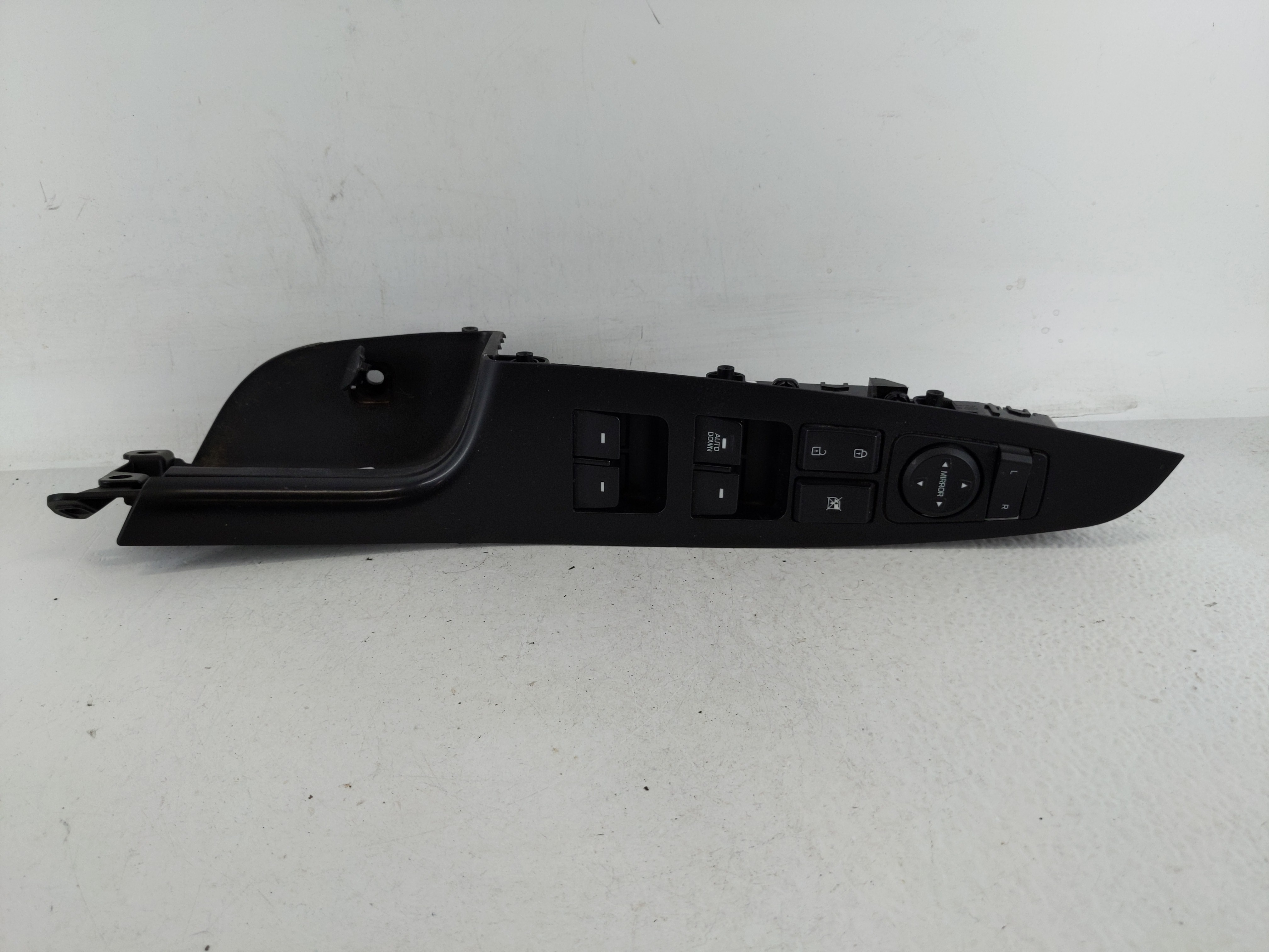 2016-2021 Hyundai Tucson Driver Left Door Master Power Window Switch 1165298 - Oemusedautoparts1.com