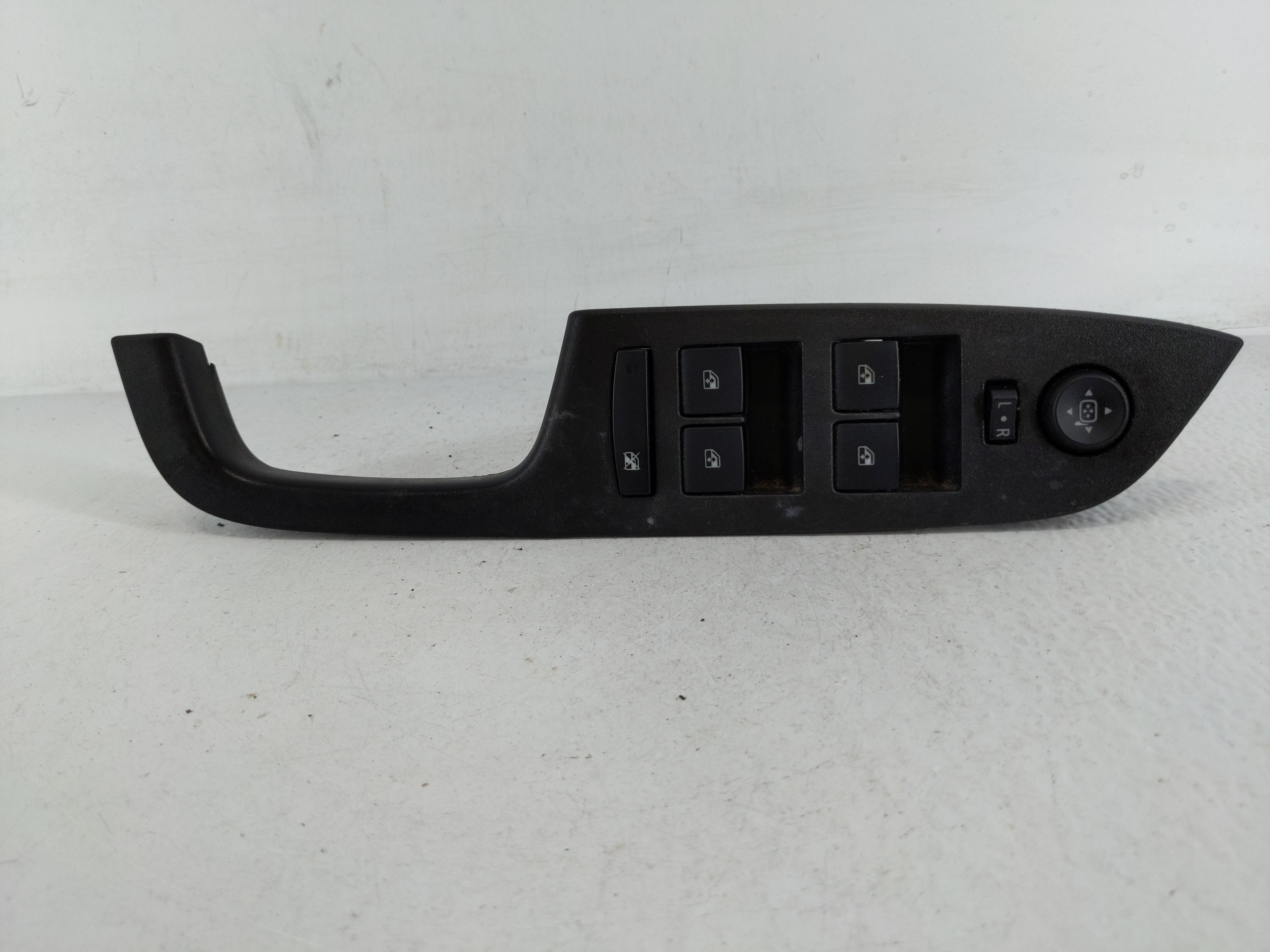 2012-2017 Chevrolet Equinox Driver Left Door Master Power Window Switch 1165310 - Oemusedautoparts1.com