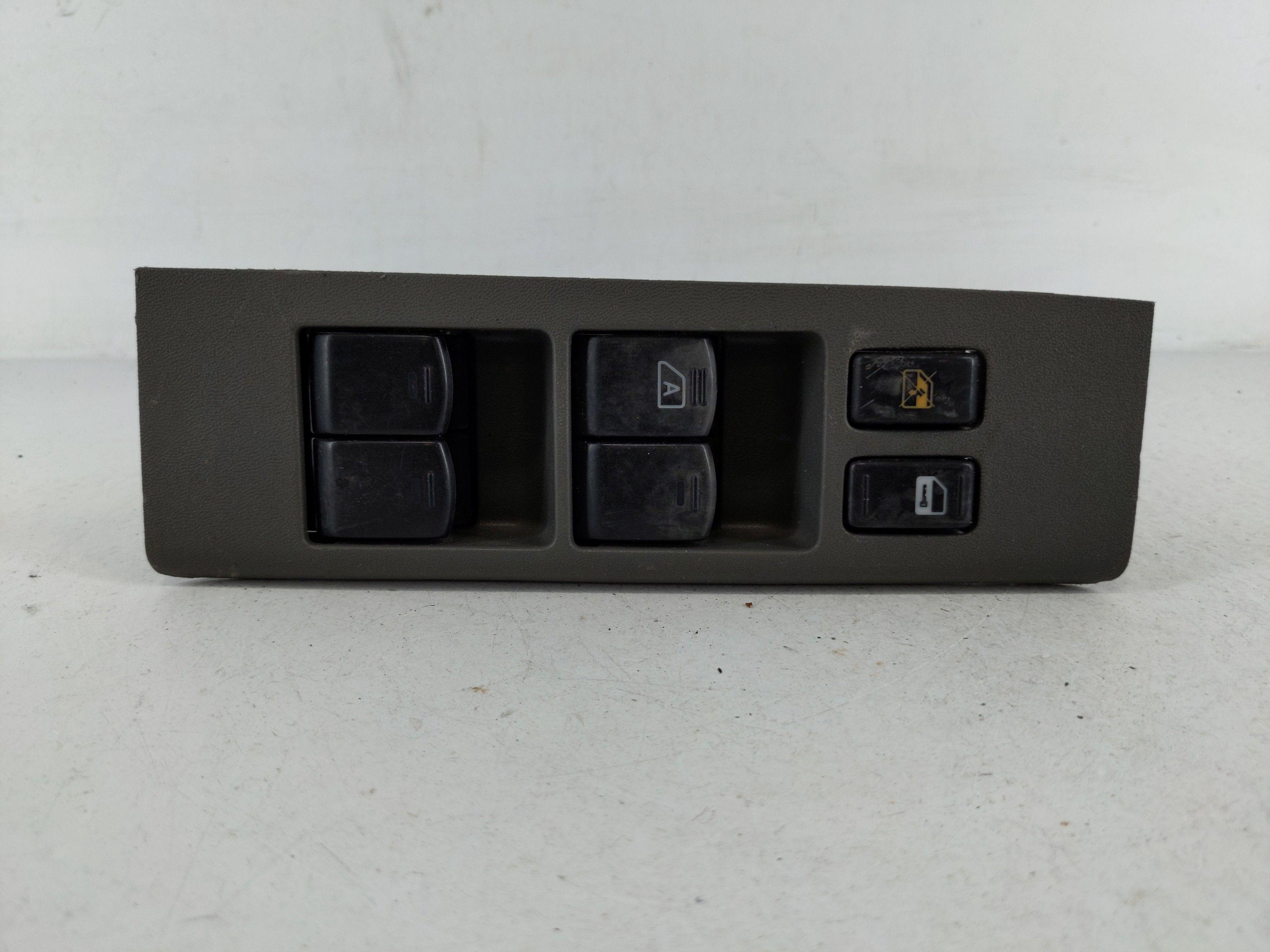 2005-2006 Nissan Frontier Driver Left Door Master Power Window Switch 1165320 - Oemusedautoparts1.com