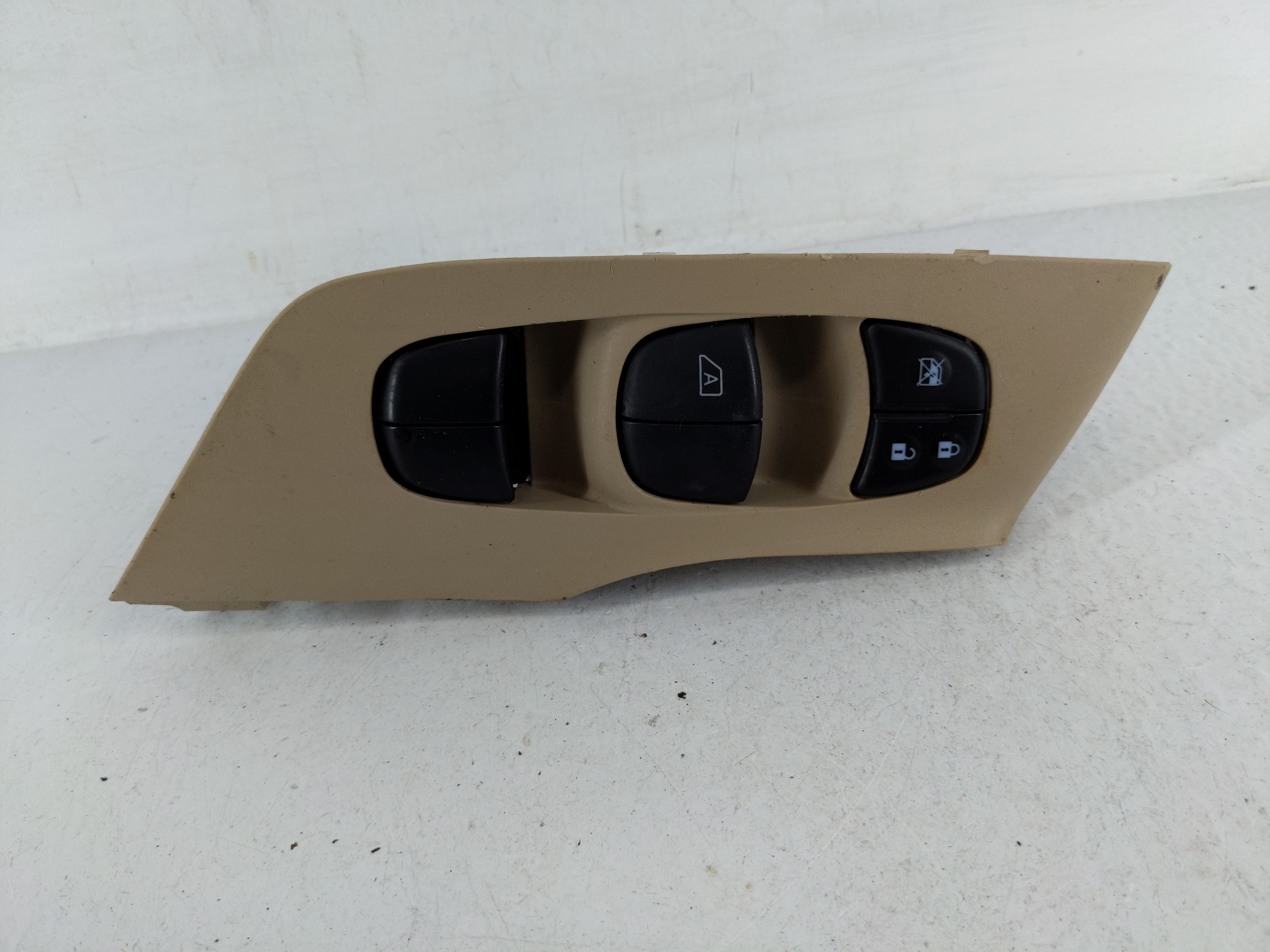 2013-2018 Nissan Altima Driver Left Door Master Power Window Switch 1165330 - Oemusedautoparts1.com