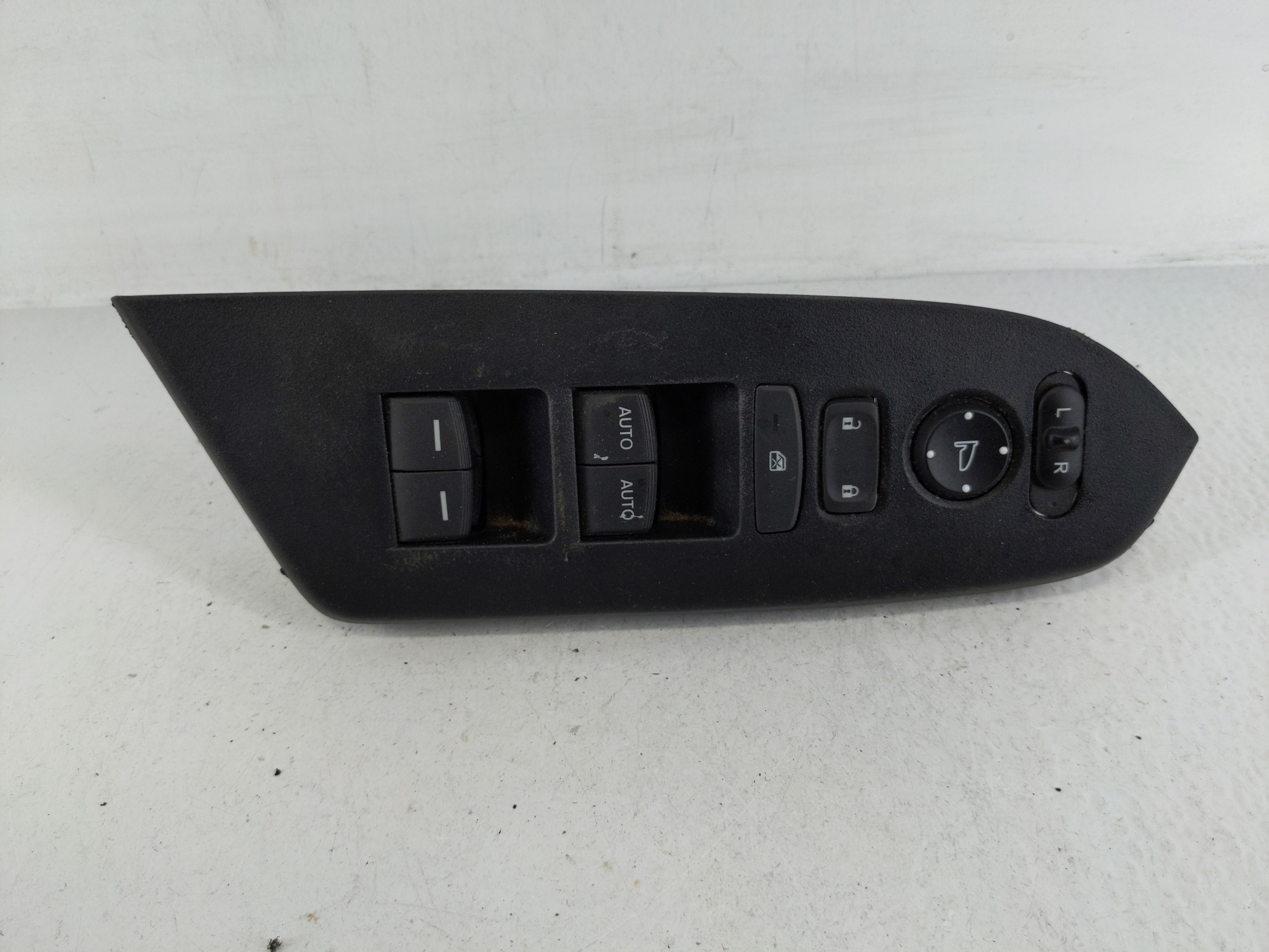2017-2022 Honda Cr-v Driver Left Door Master Power Window Switch 1165343 - Oemusedautoparts1.com
