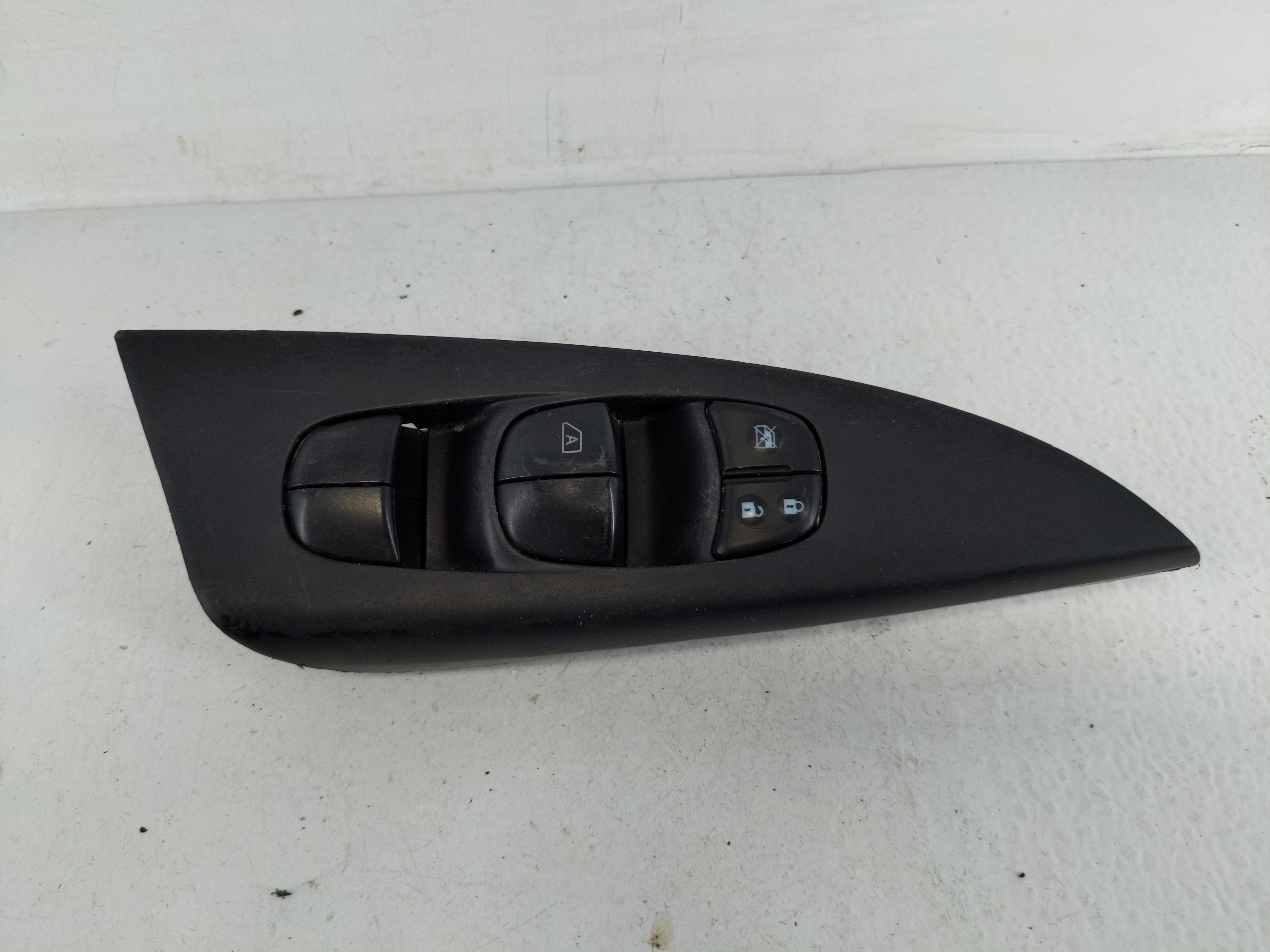 2013-2019 Nissan Sentra Driver Left Door Master Power Window Switch 1165345 - Oemusedautoparts1.com