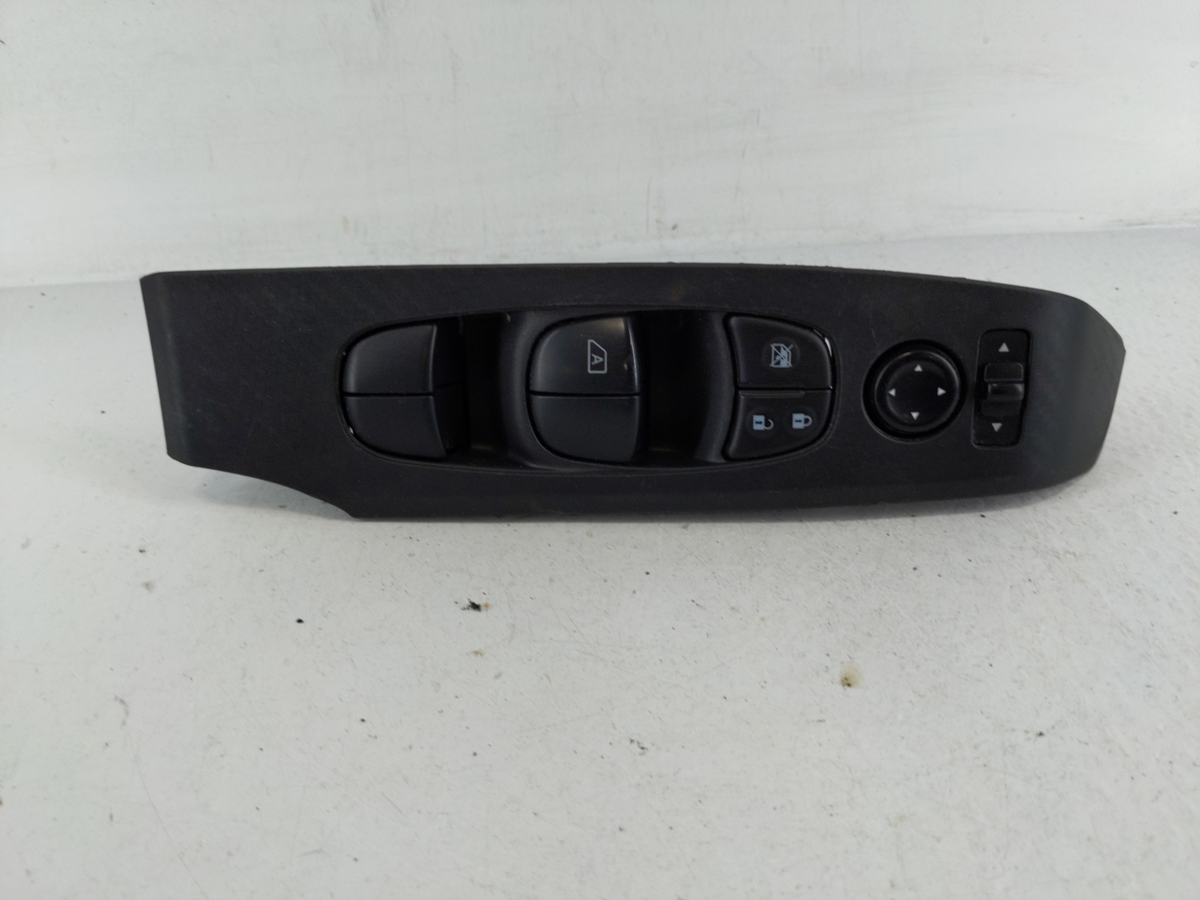 2019-2022 Nissan Altima Driver Left Door Master Power Window Switch 1165346 - Oemusedautoparts1.com