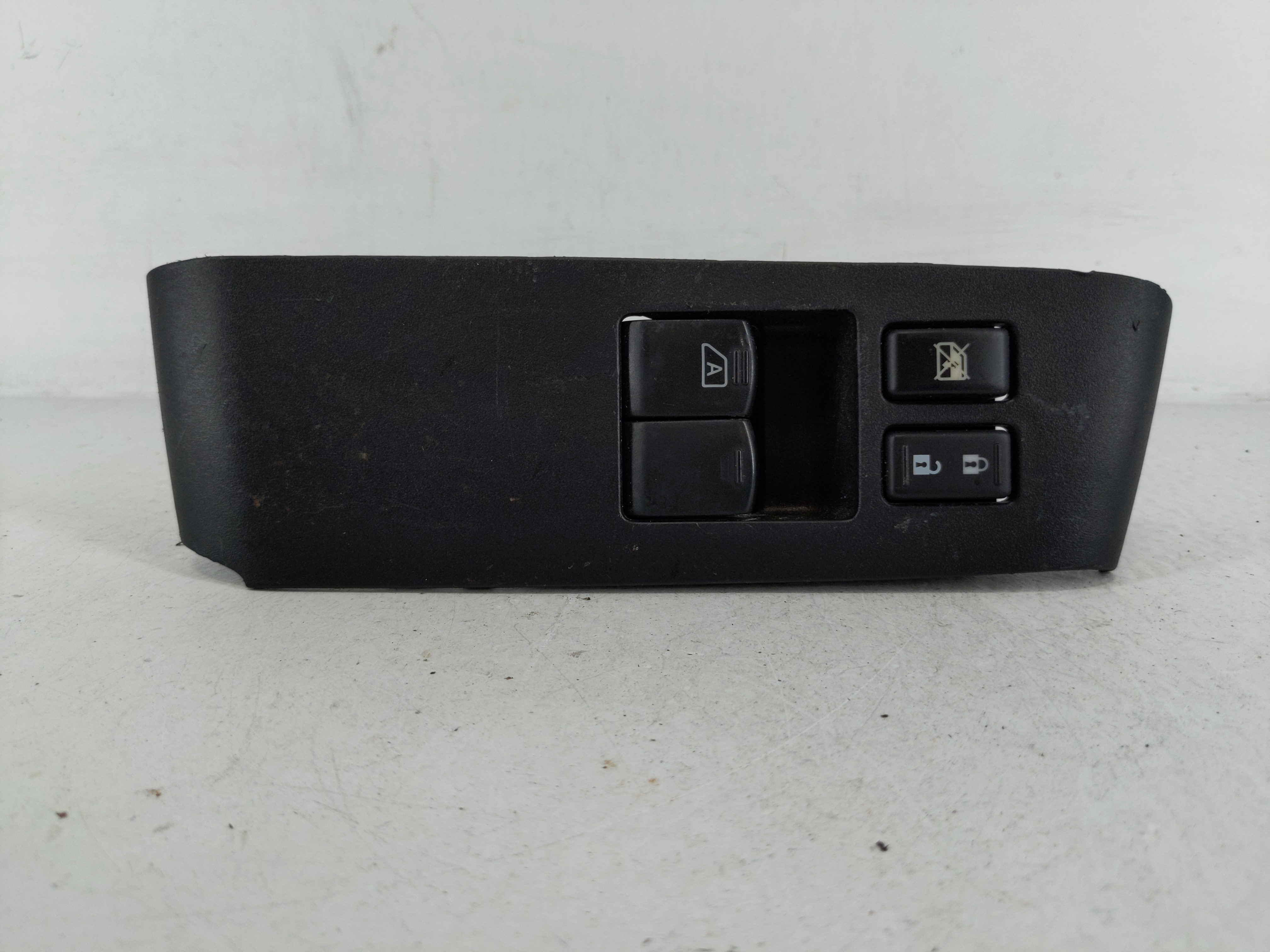 2012-2020 Nissan Nv2500 Driver Left Door Master Power Window Switch 1165362 - Oemusedautoparts1.com