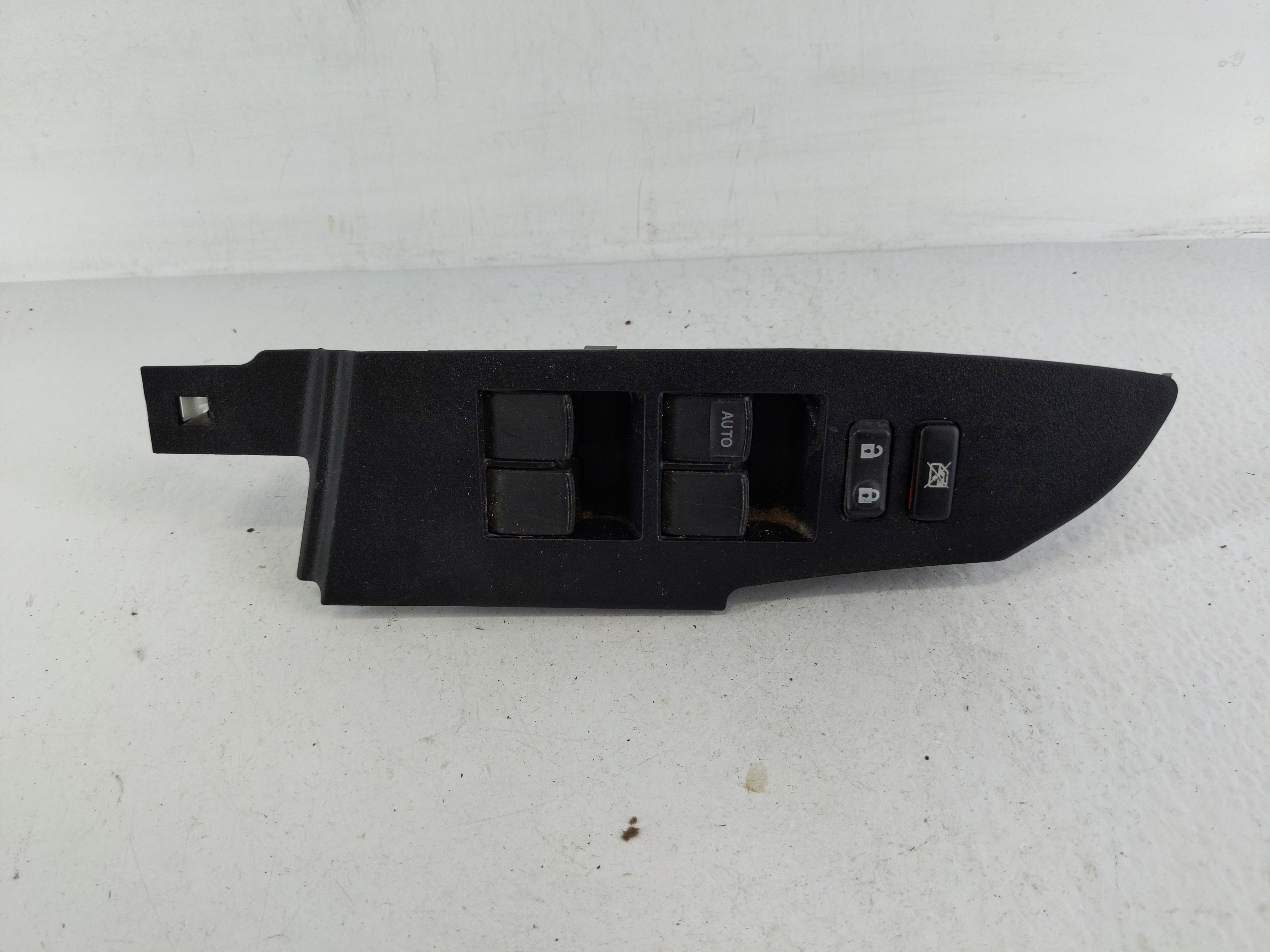 2014-2019 Toyota Corolla Driver Left Door Master Power Window Switch 1165372 - Oemusedautoparts1.com
