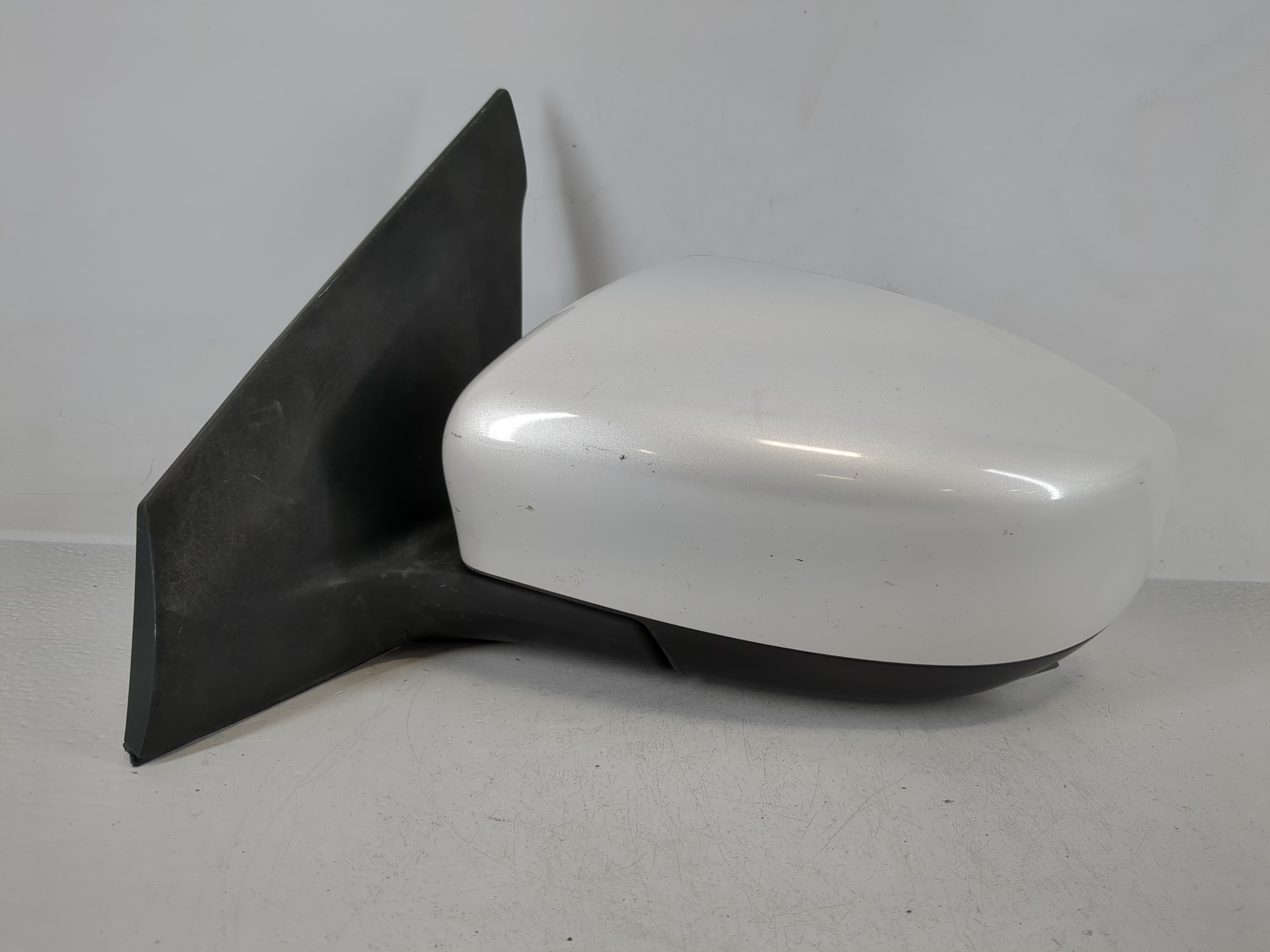 Picture of 2016-2019 Nissan Sentra Driver Left Side View Power Door Mirror White 1165398