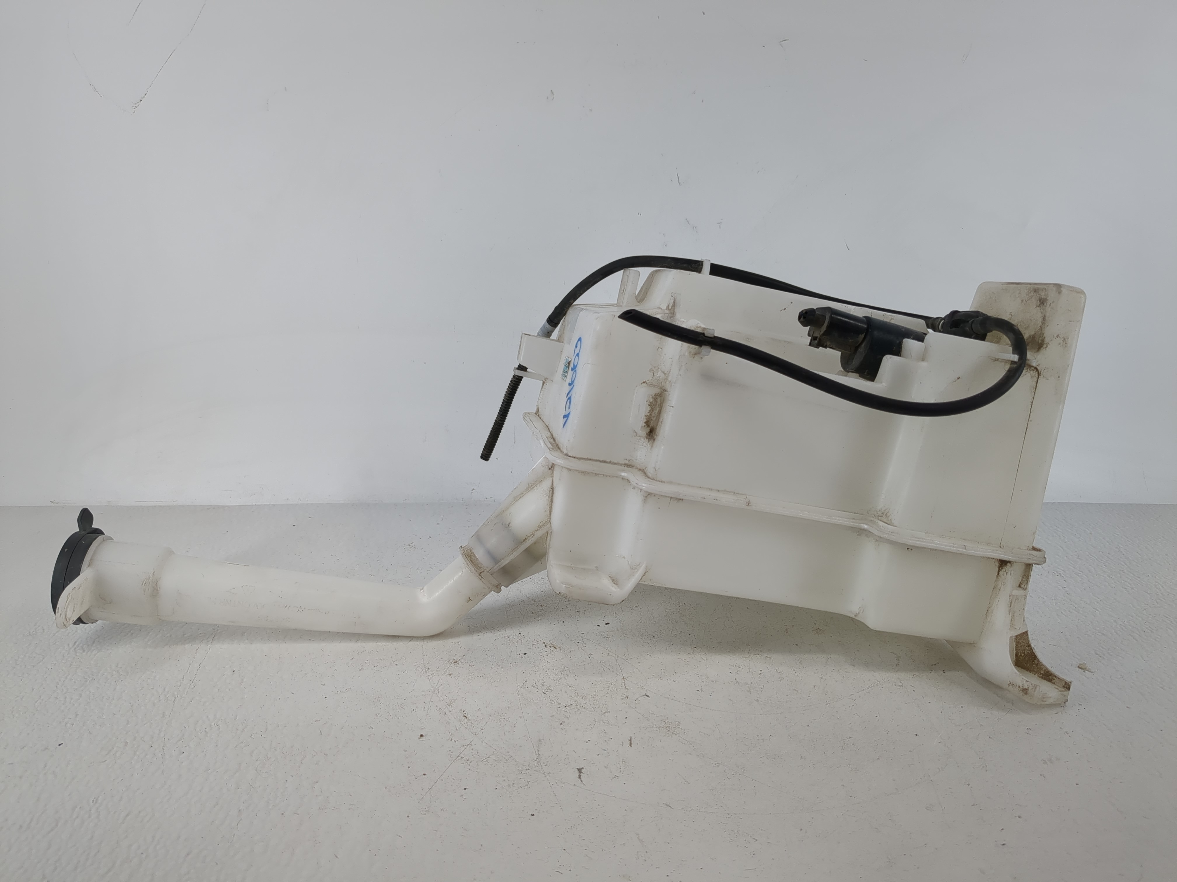 2015-2021 Chevrolet Trax Windshield Washer Fluid Reservoir Bottle Oem 1165400 - Oemusedautoparts1.com
