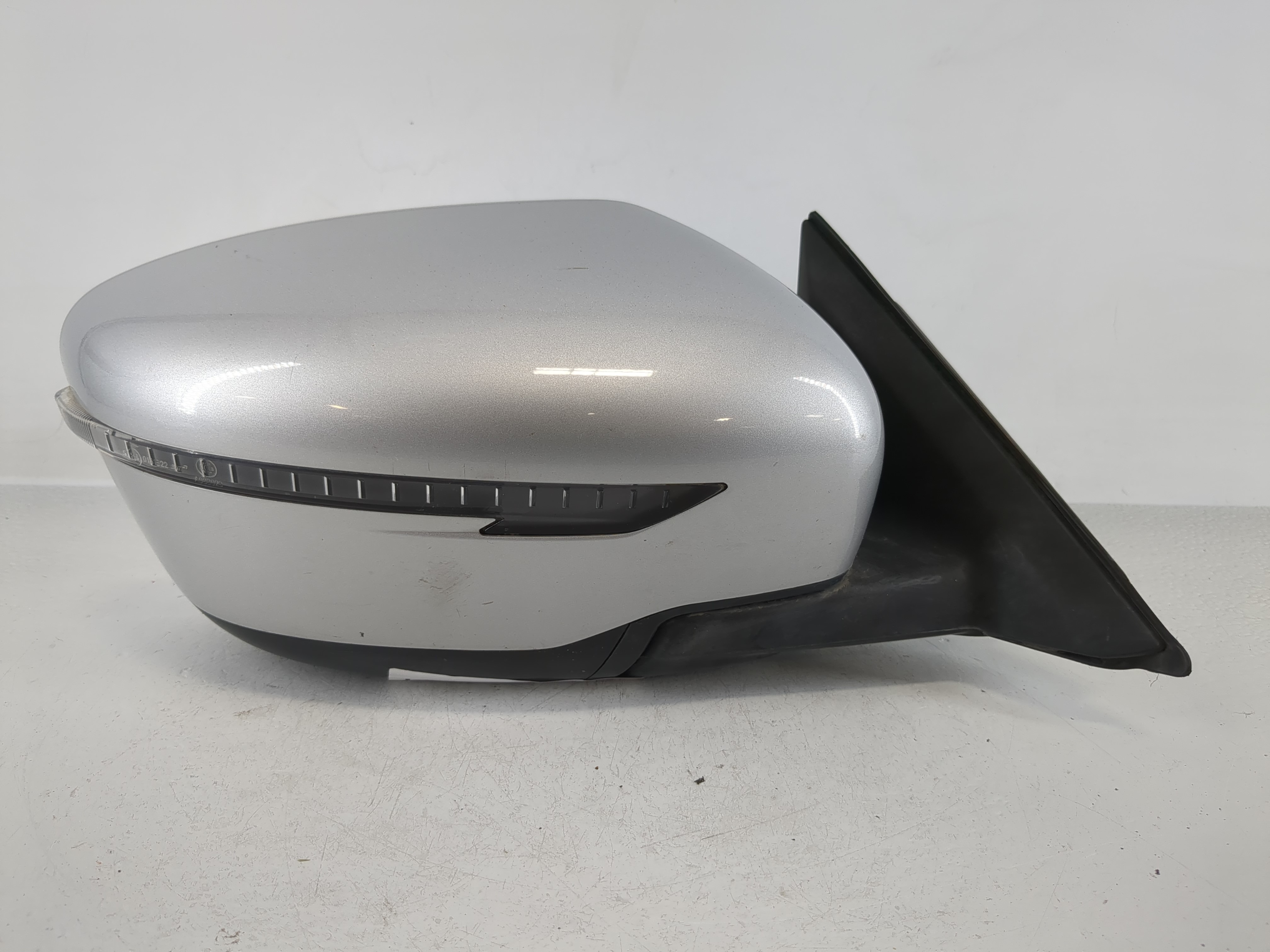 Picture of 2017-2020 Nissan Rogue Passenger Right Side View Power Door Mirror 1165402