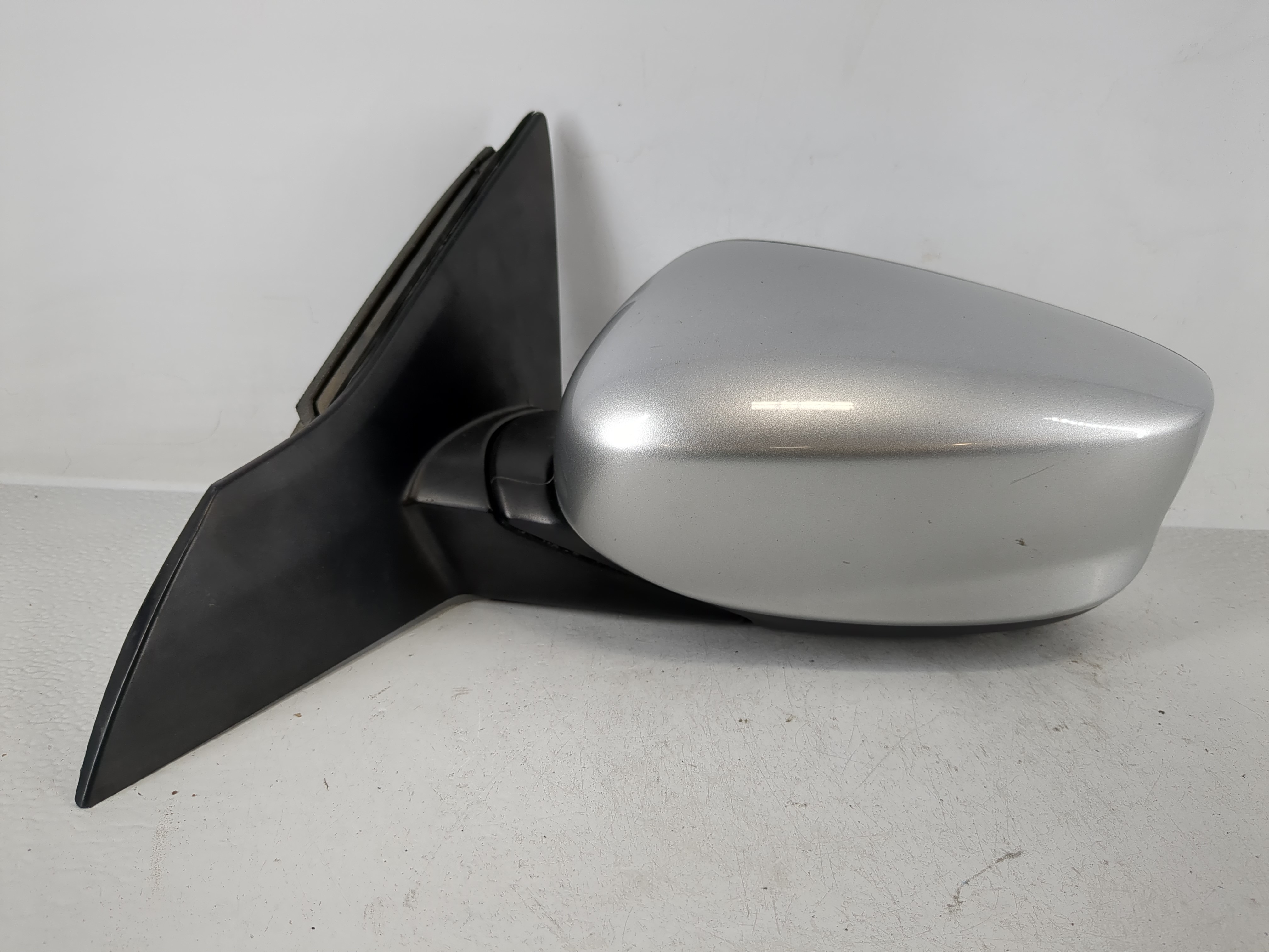 Picture of 2013-2017 Honda Accord Driver Left Side View Power Door Mirror Silver 1165643