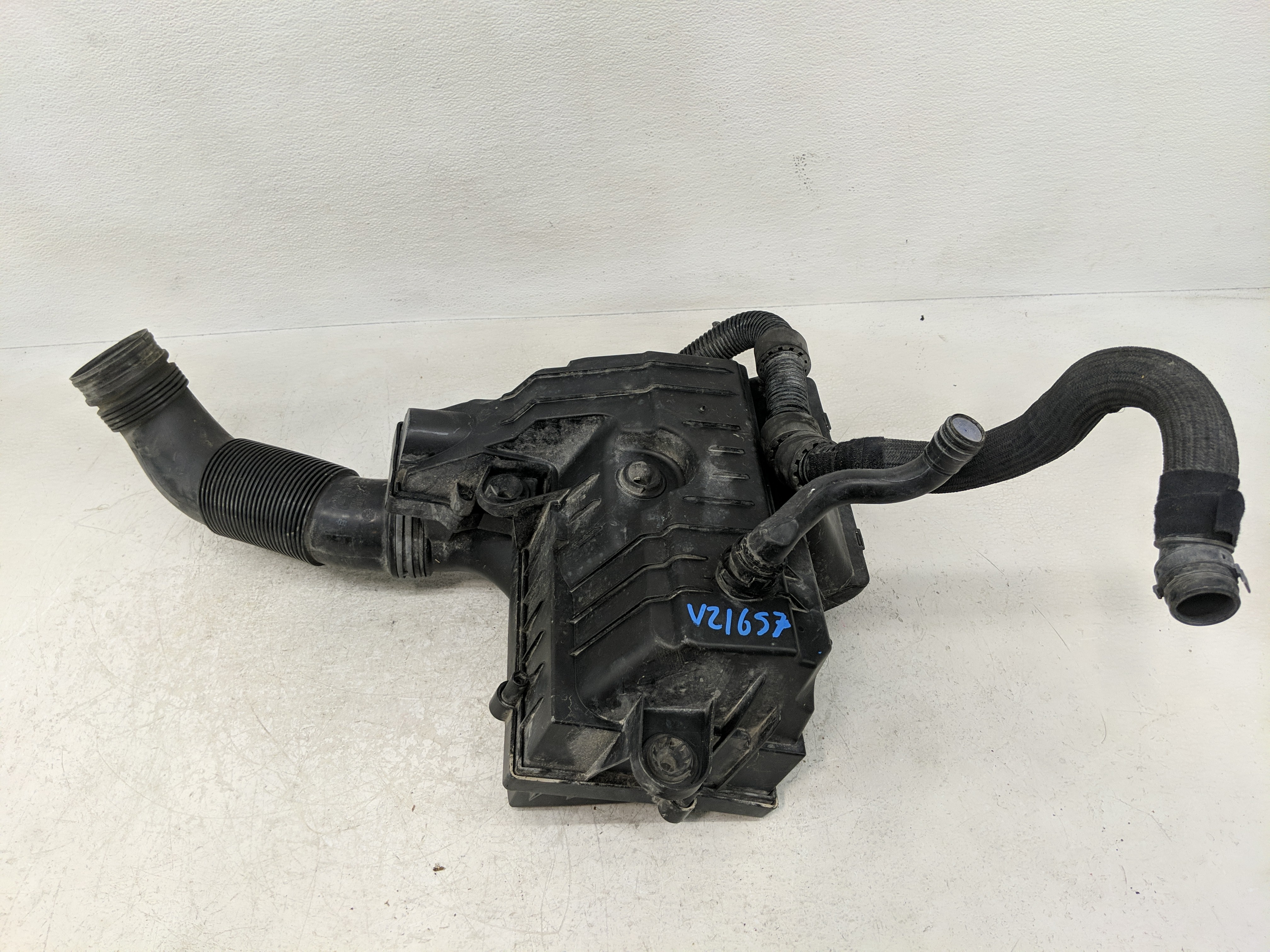 2015-2017 Audi A3 Air Cleaner Intake-duct Hose Tube 1165828 - Oemusedautoparts1.com