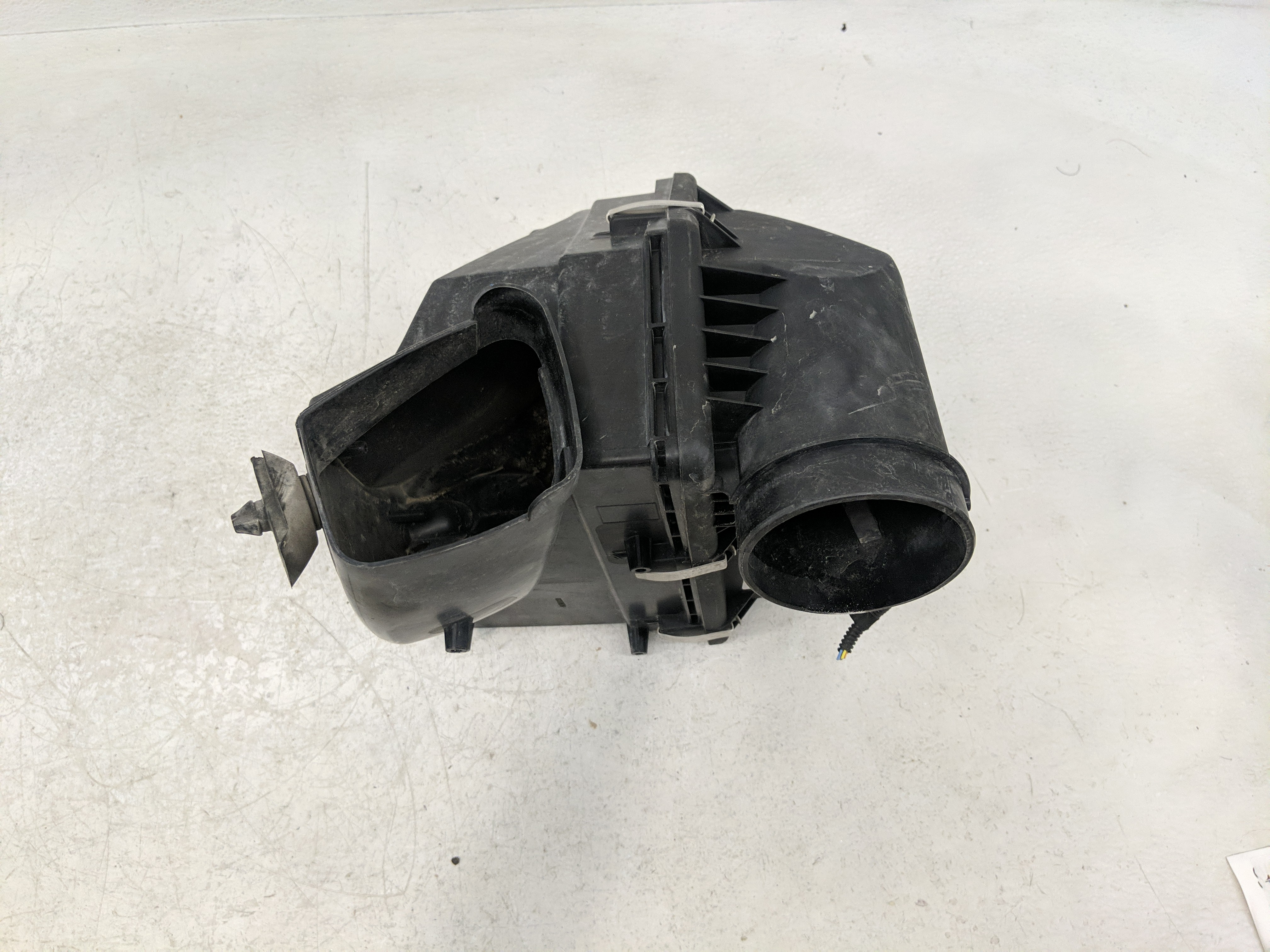 Picture of Bmw 330i Air Cleaner Intake-duct Hose Tube 1165836