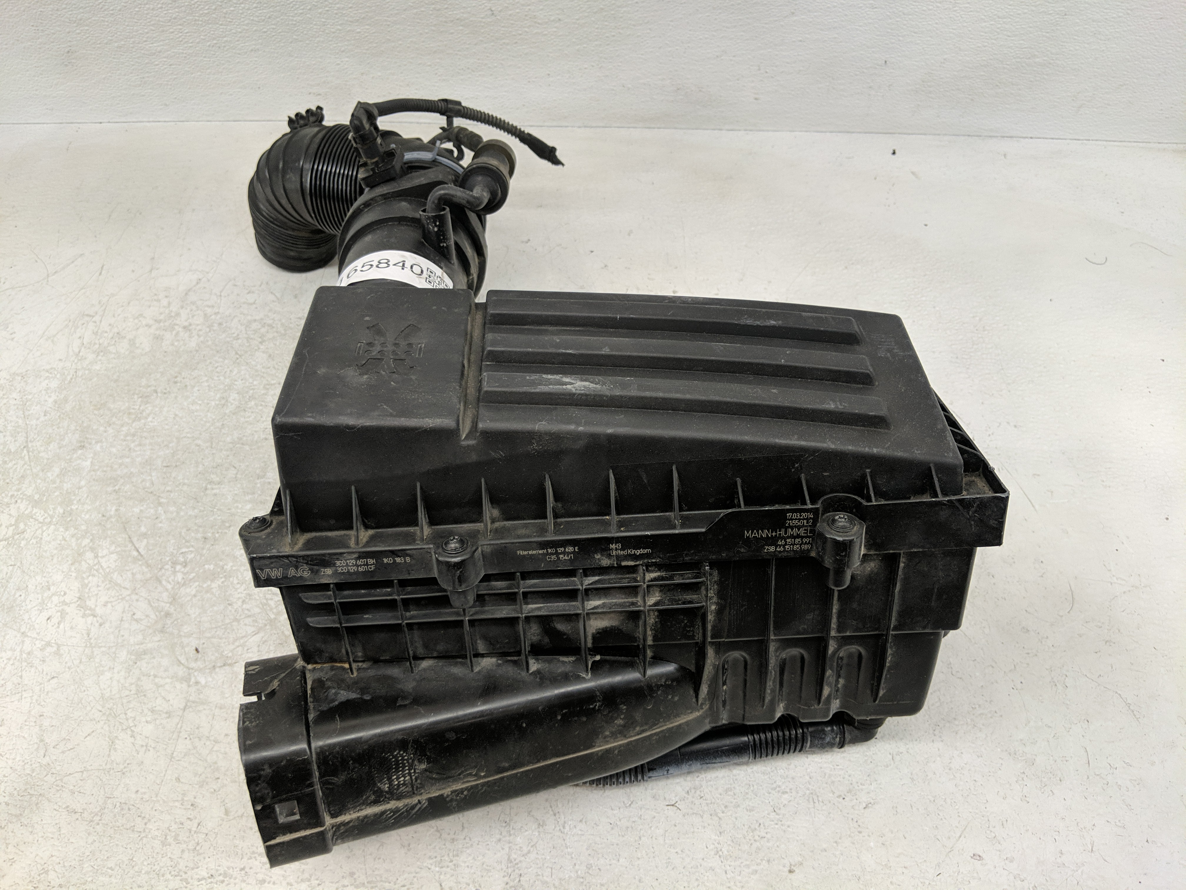 2012-2014 Volkswagen Passat Air Cleaner Intake-duct Hose Tube 1165840 - Oemusedautoparts1.com