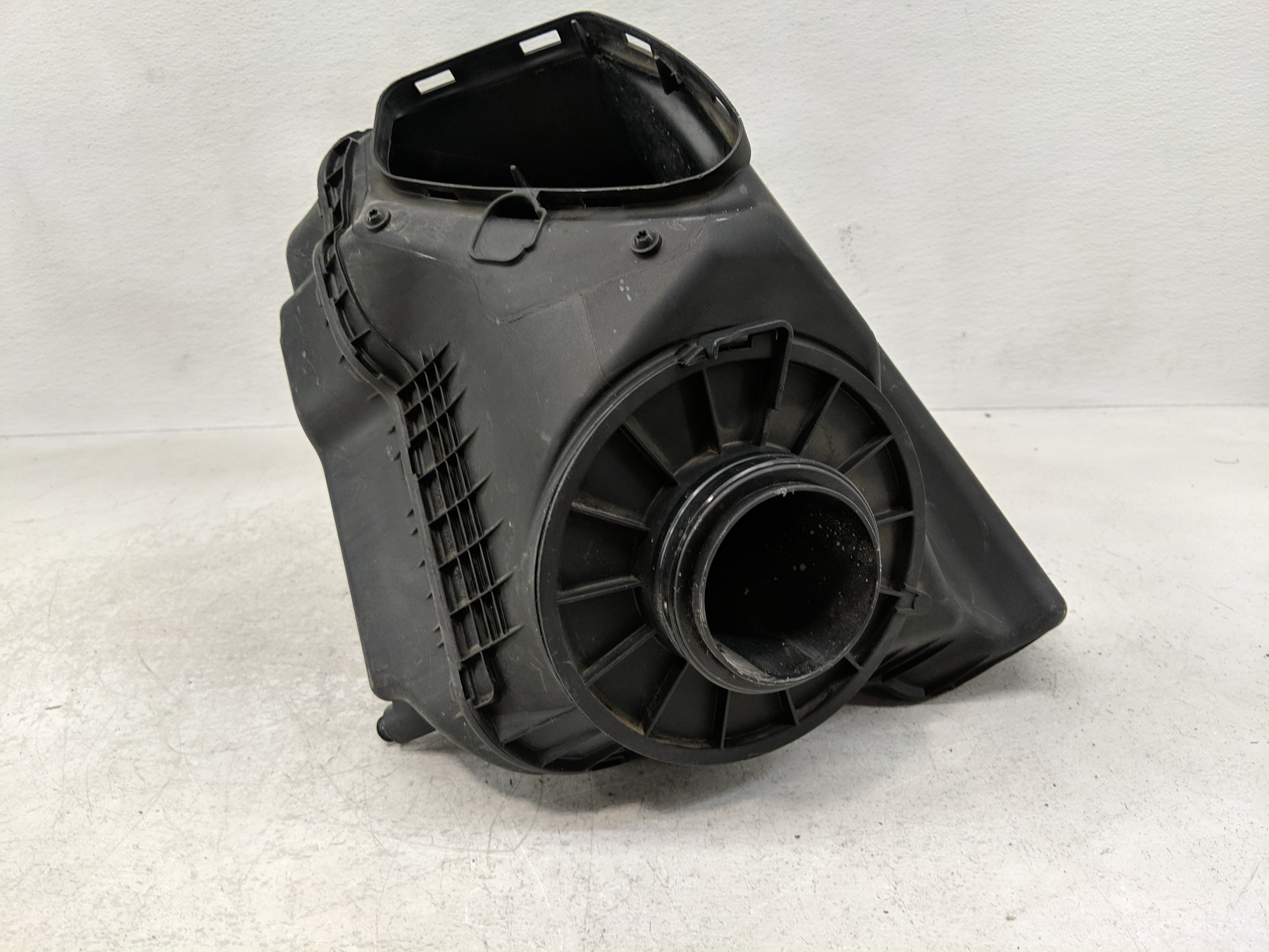 2016-2016 Audi A6 Air Cleaner Intake-duct Hose Tube 1165866 - Oemusedautoparts1.com