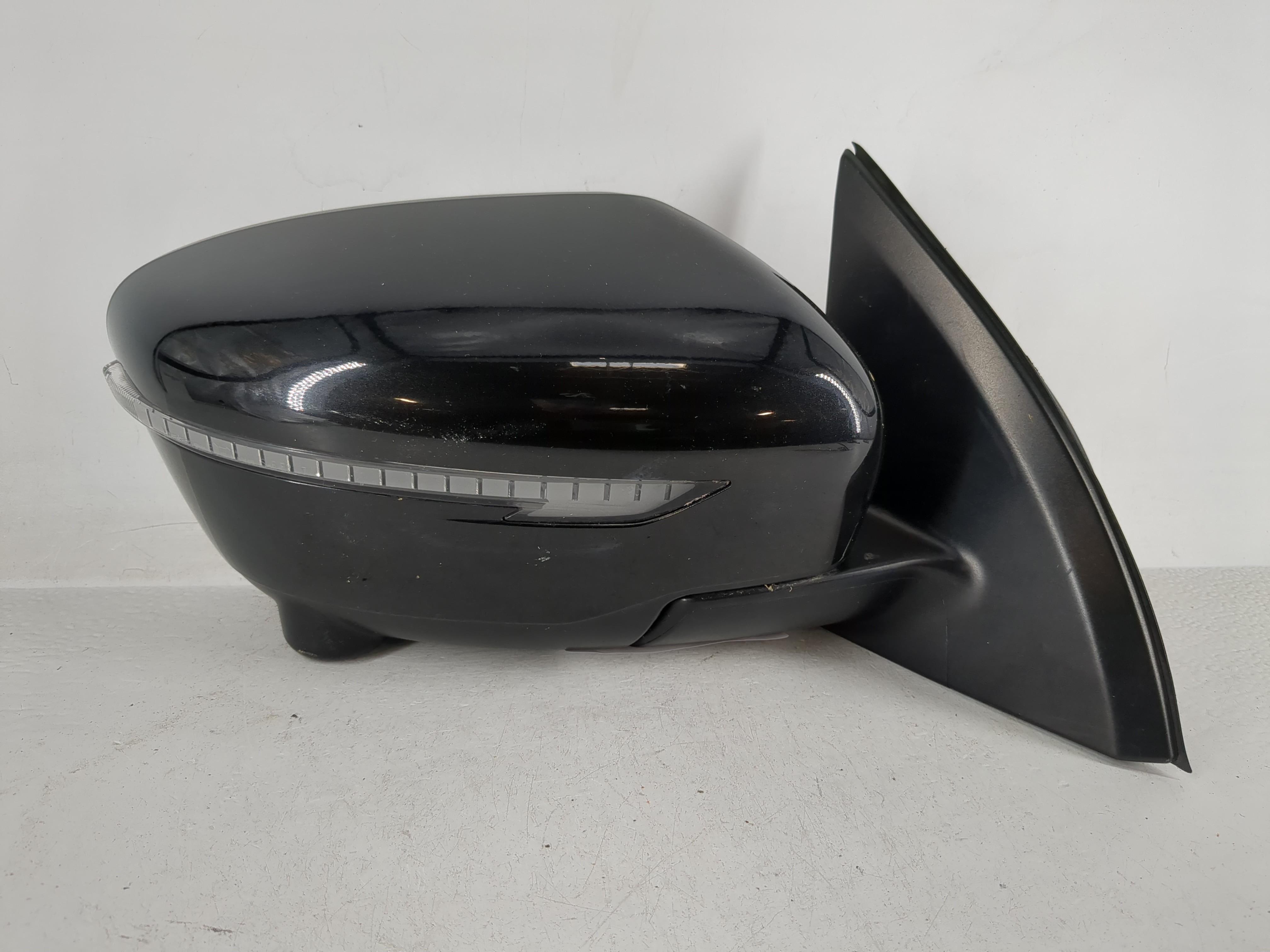 Picture of 2017-2019 Nissan Rogue Sport Passenger Right Side View Power Door Mirror 1165942