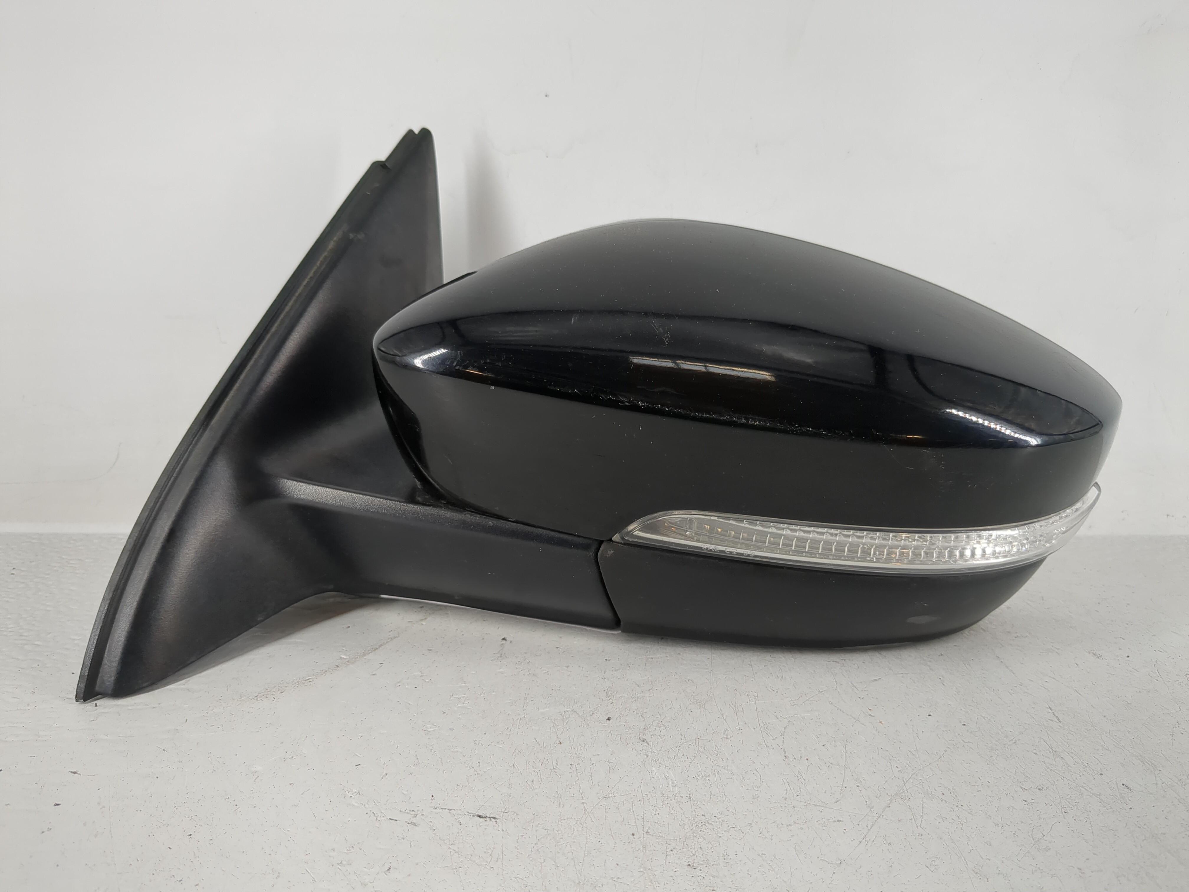Picture of 2011-2016 Volkswagen Jetta Driver Left Side View Power Door Mirror Black 1165971