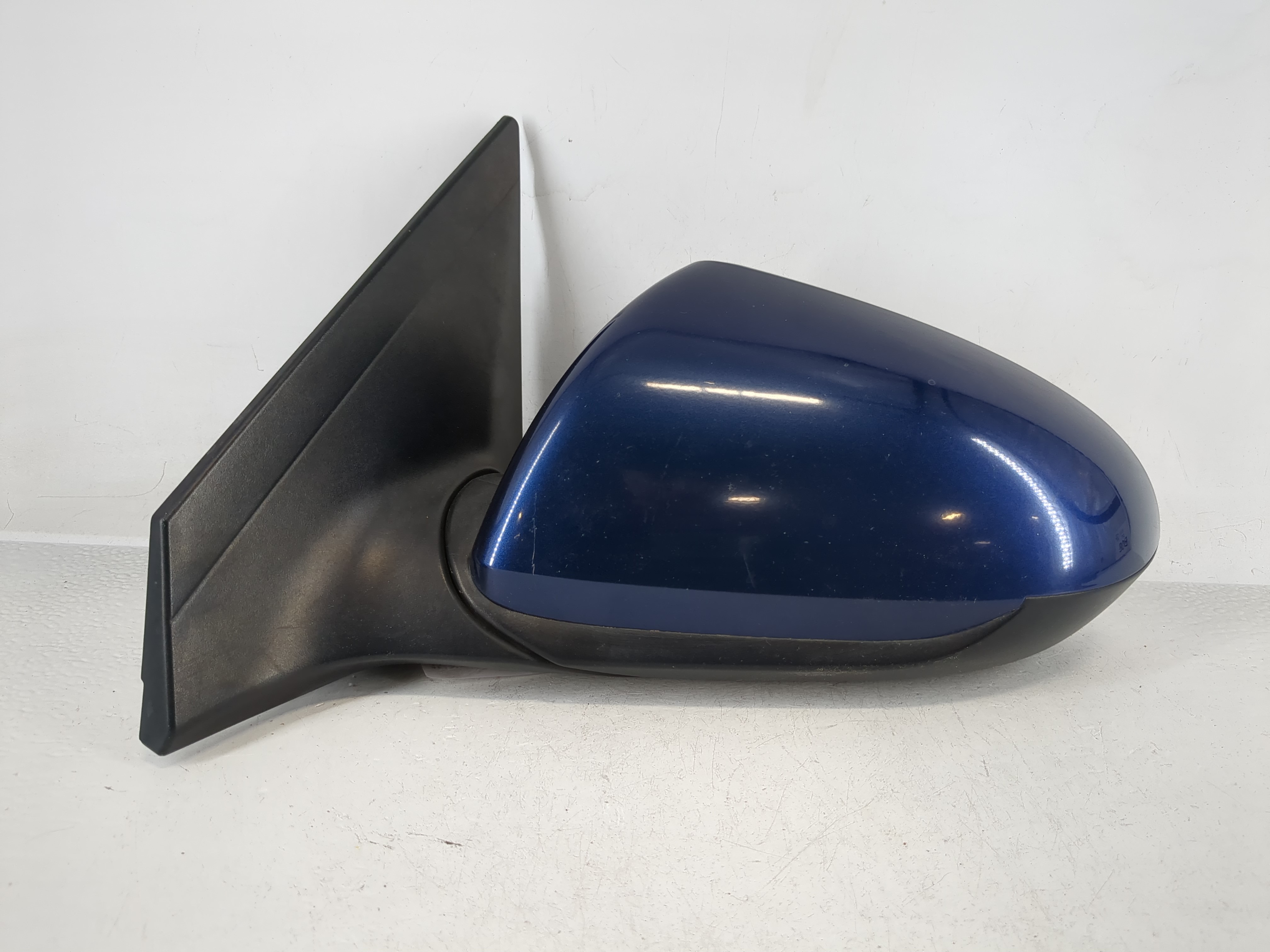 Hyundai Elantra Driver Left Side View Power Door Mirror Blue 1165997 - Oemusedautoparts1.com