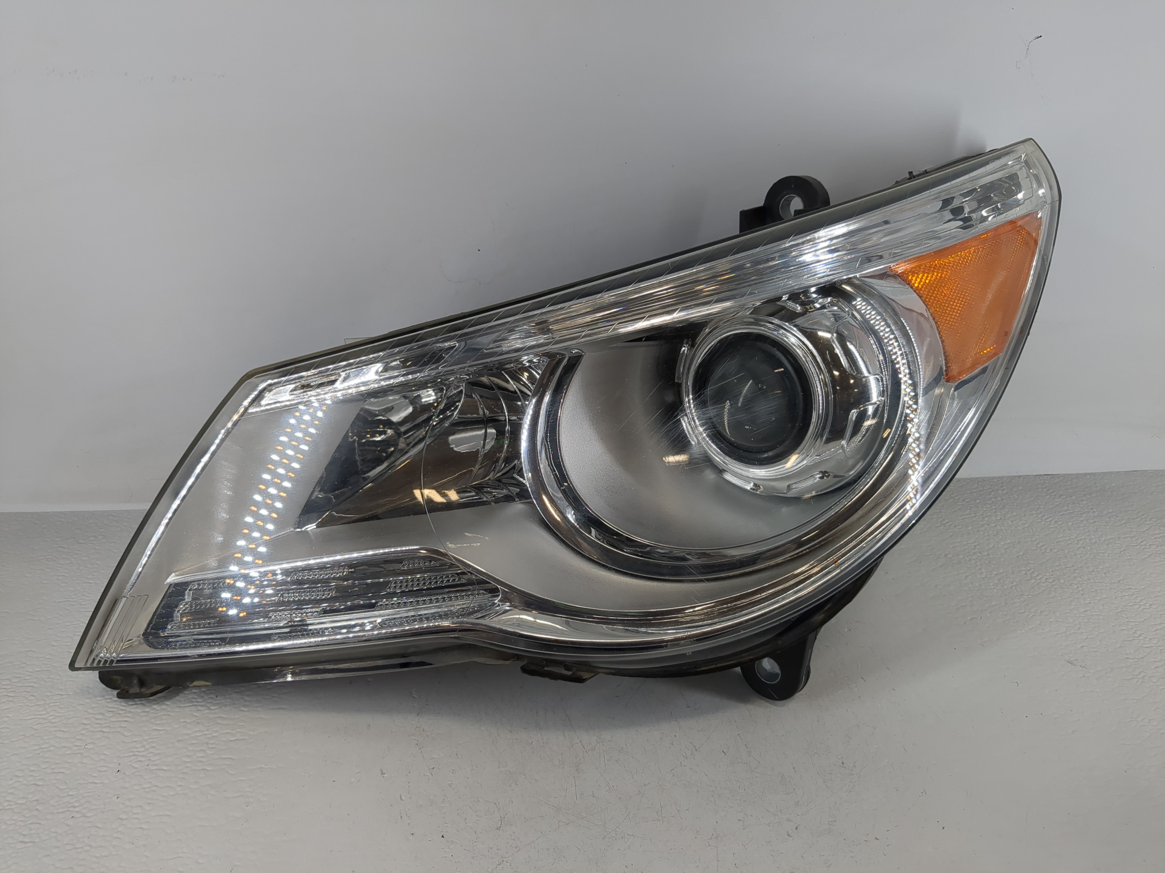 2009-2014 Volkswagen Routan Driver Left Oem Head Light Headlight Lamp 1166004 - Oemusedautoparts1.com