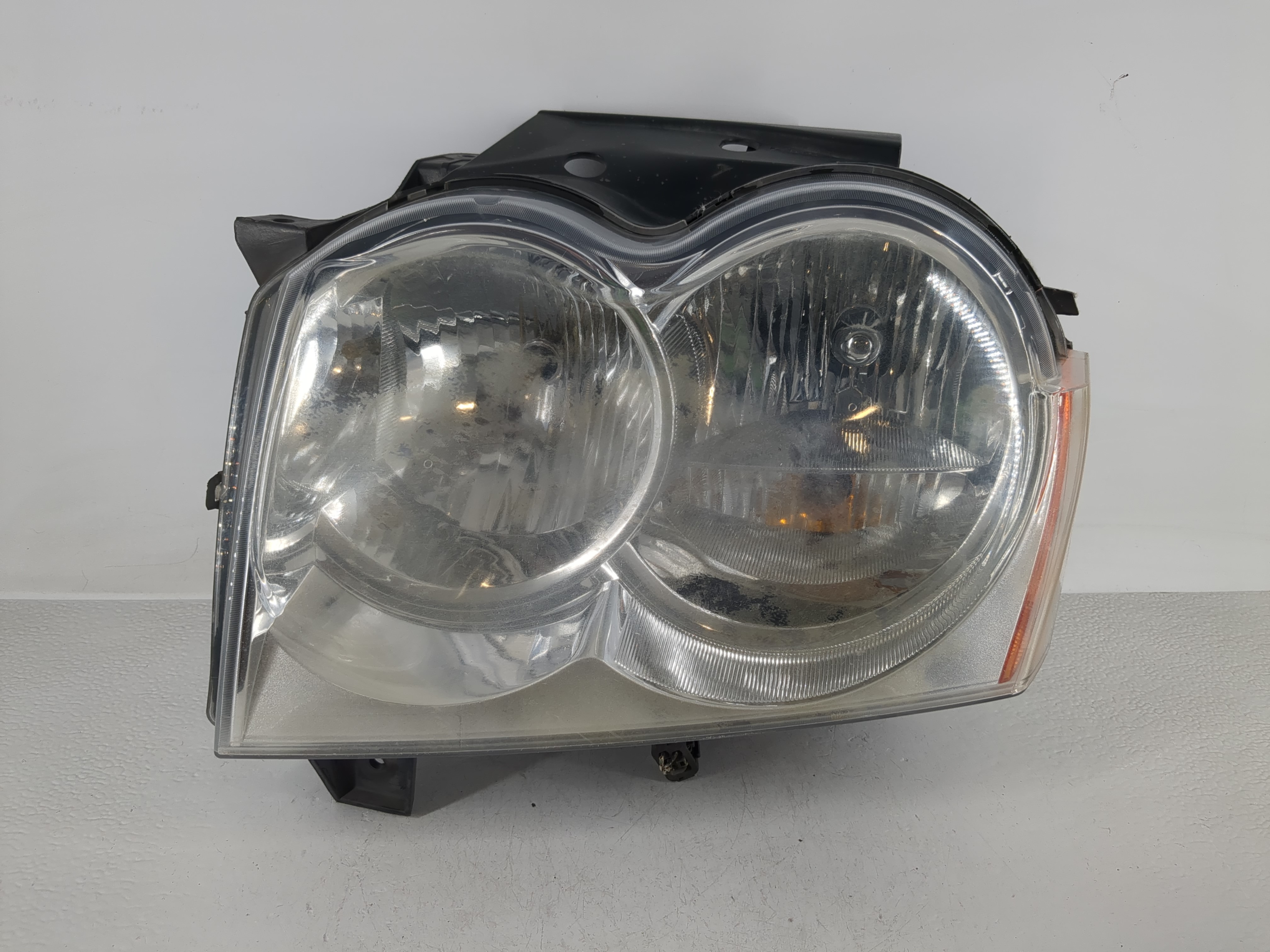 2005-2007 Jeep Grand Cherokee Driver Left Oem Head Light Headlight Lamp 1166005 - Oemusedautoparts1.com
