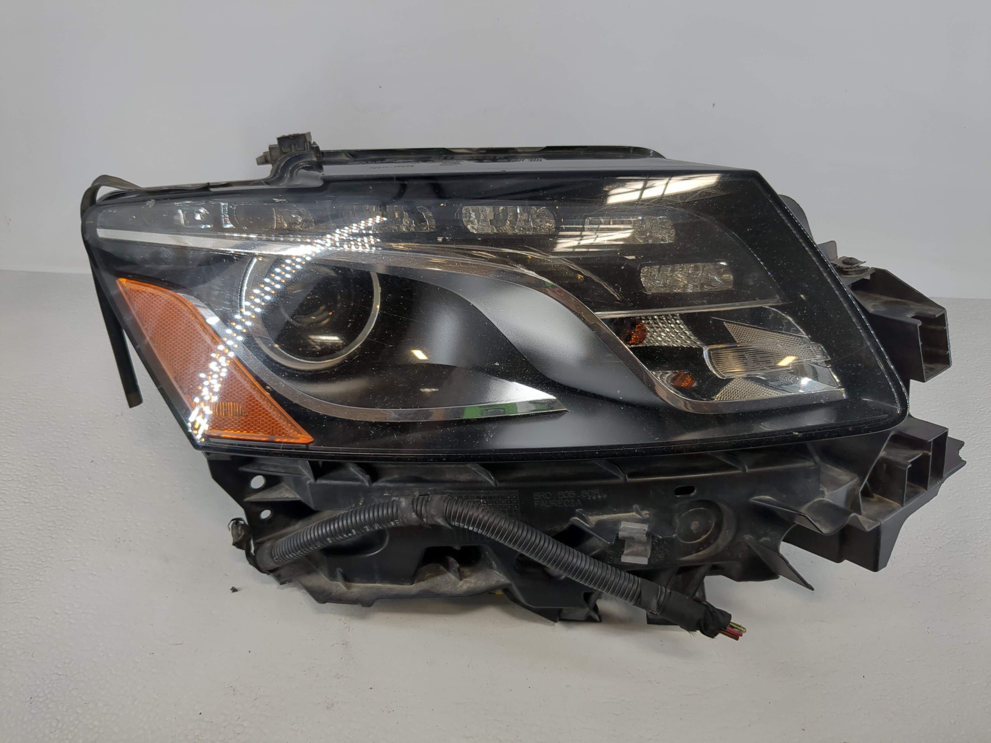2009-2012 Audi Q5 Passenger Right Oem Head Light Headlight Lamp 1166022 - Oemusedautoparts1.com