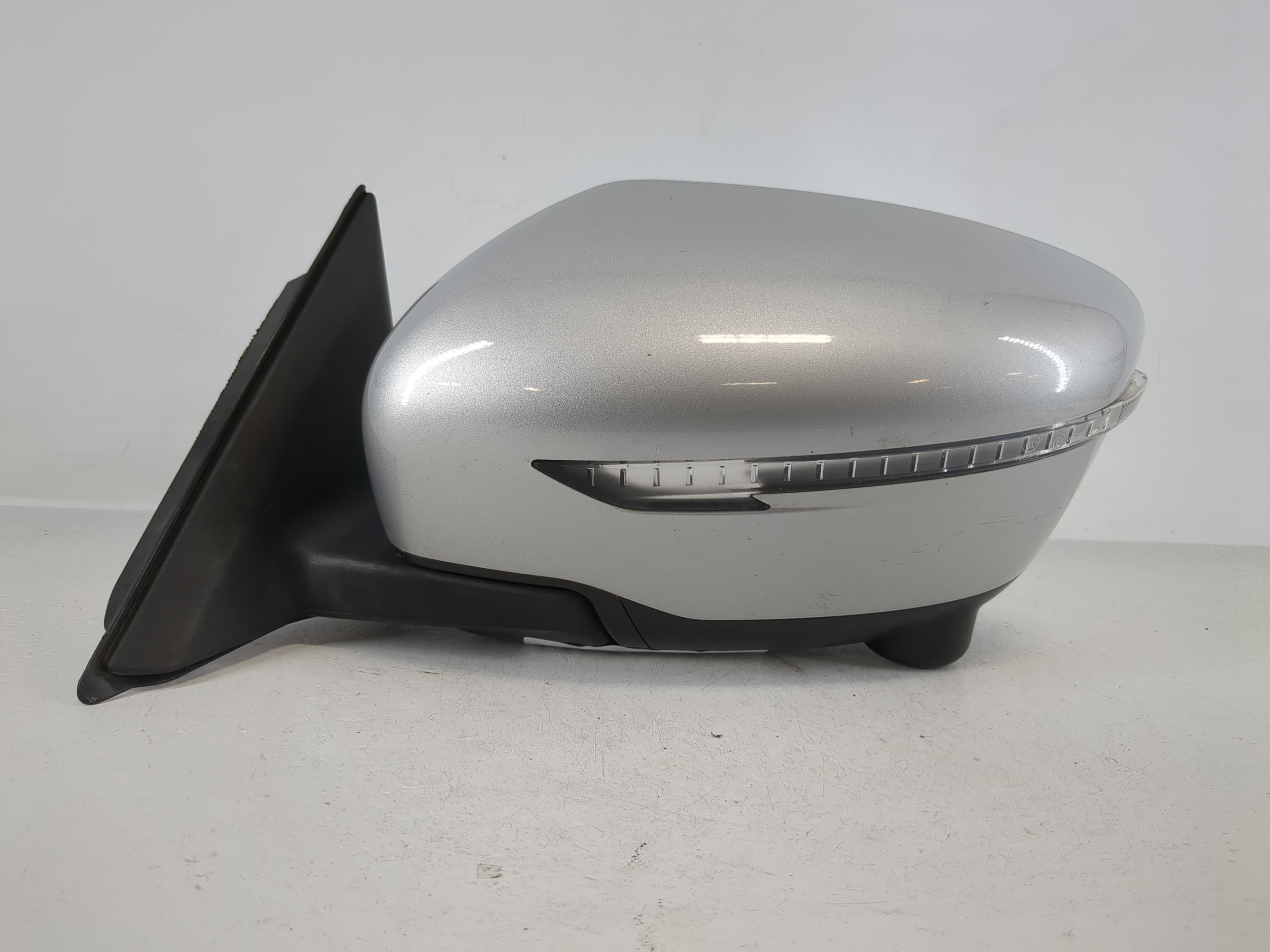 Picture of 2016 Nissan Rogue Driver Left Side View Power Door Mirror Gray 1166036