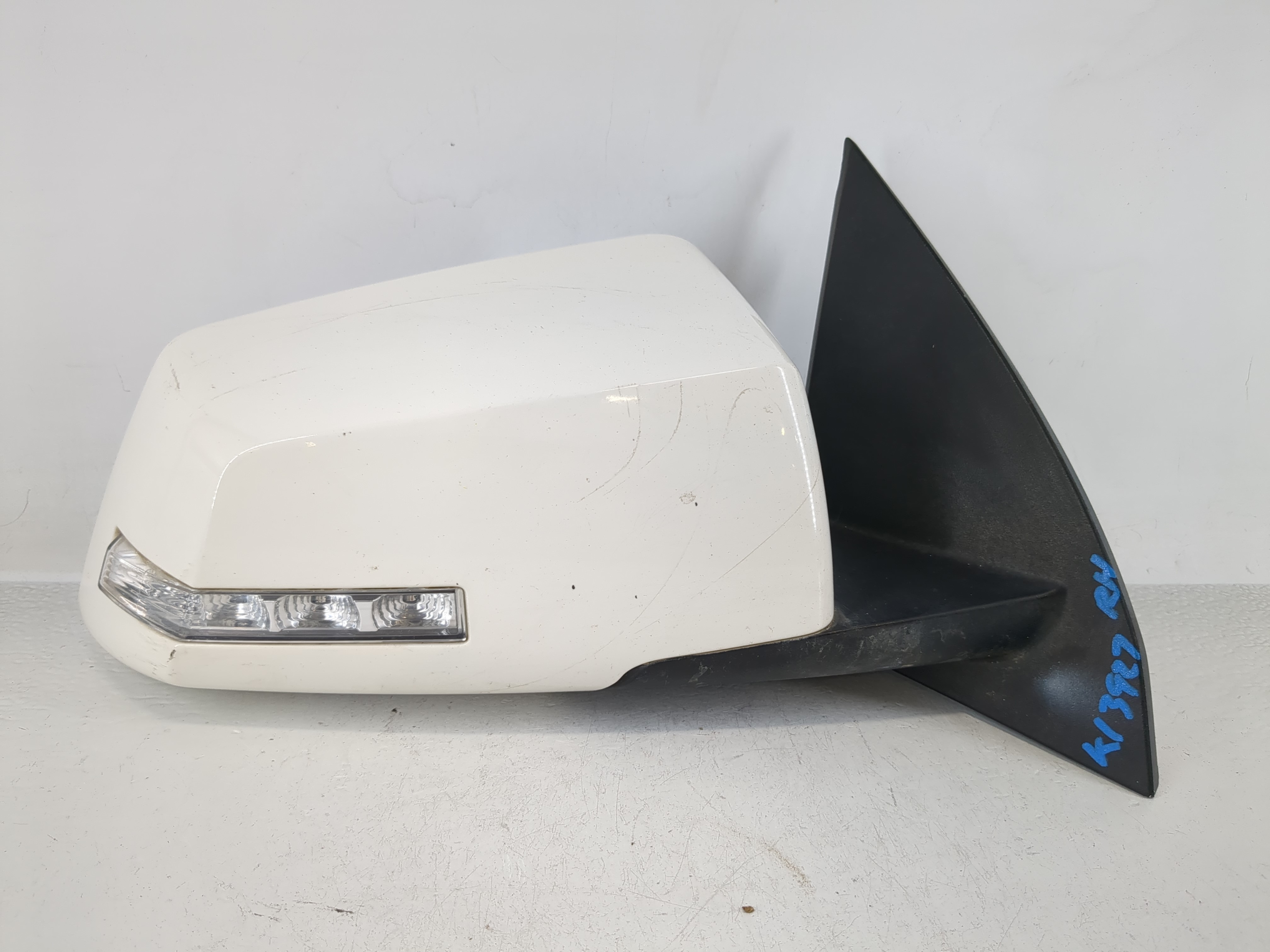 Picture of Chevrolet Traverse Passenger Right Side View Power Door Mirror White 1166038