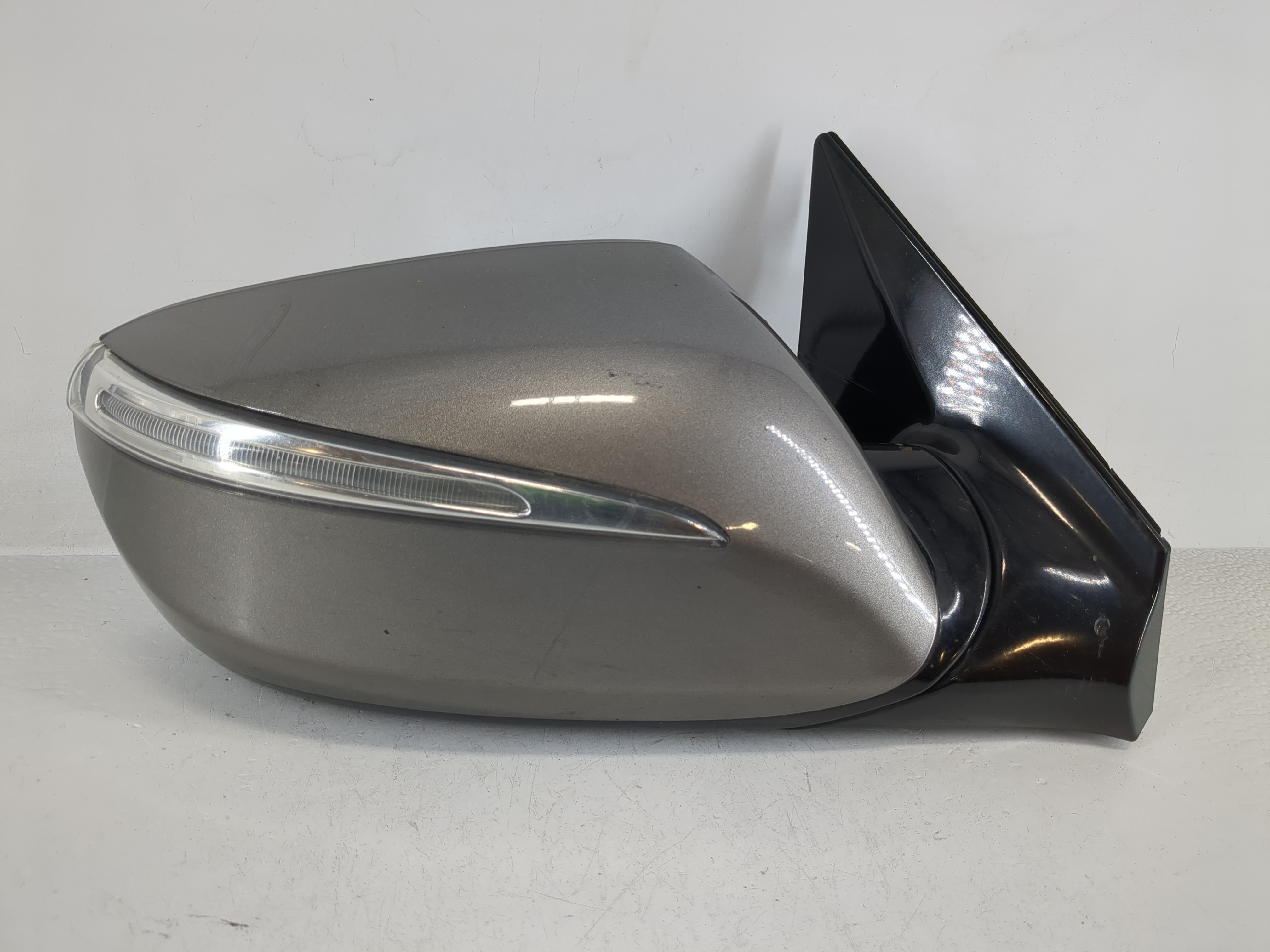 Picture of 2013-2016 Hyundai Santa Fe Passenger Right Side View Power Door Mirror 1166060