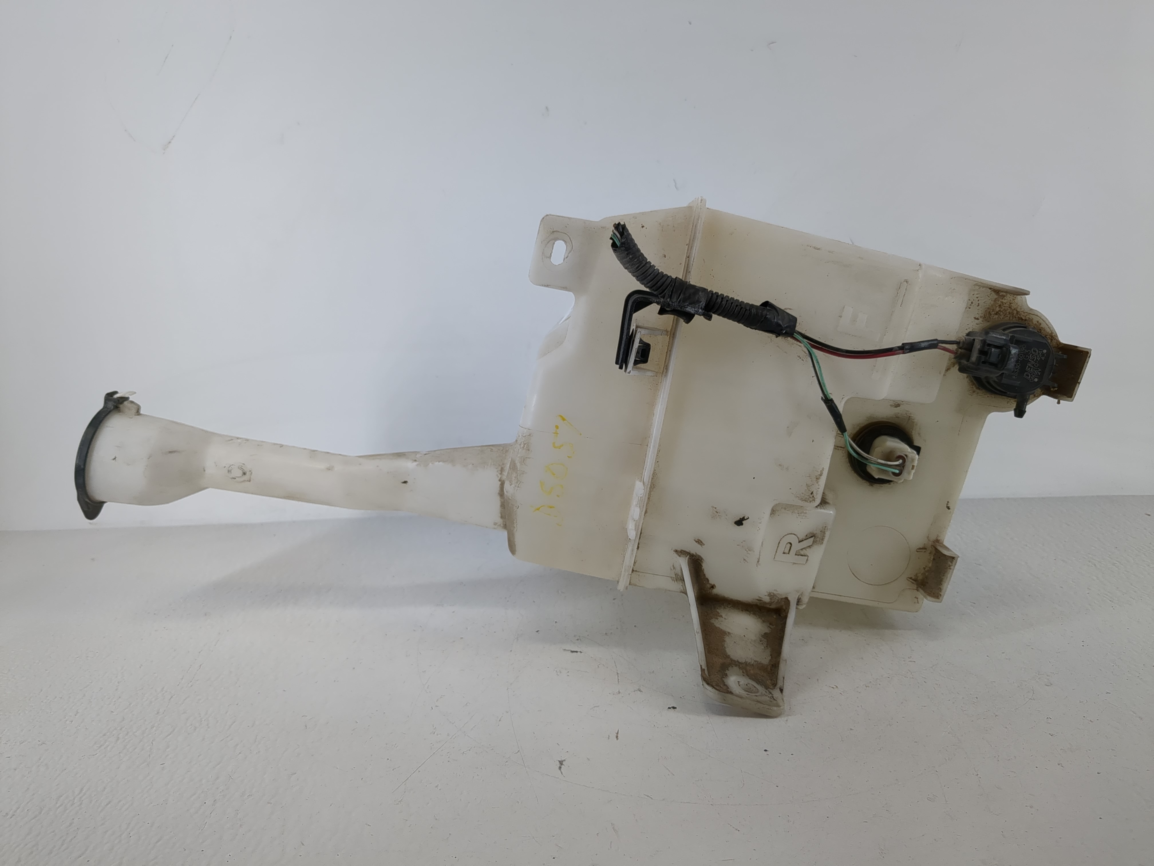 2007-2011 Toyota Camry Windshield Washer Fluid Reservoir Bottle Oem 1166147 - Oemusedautoparts1.com