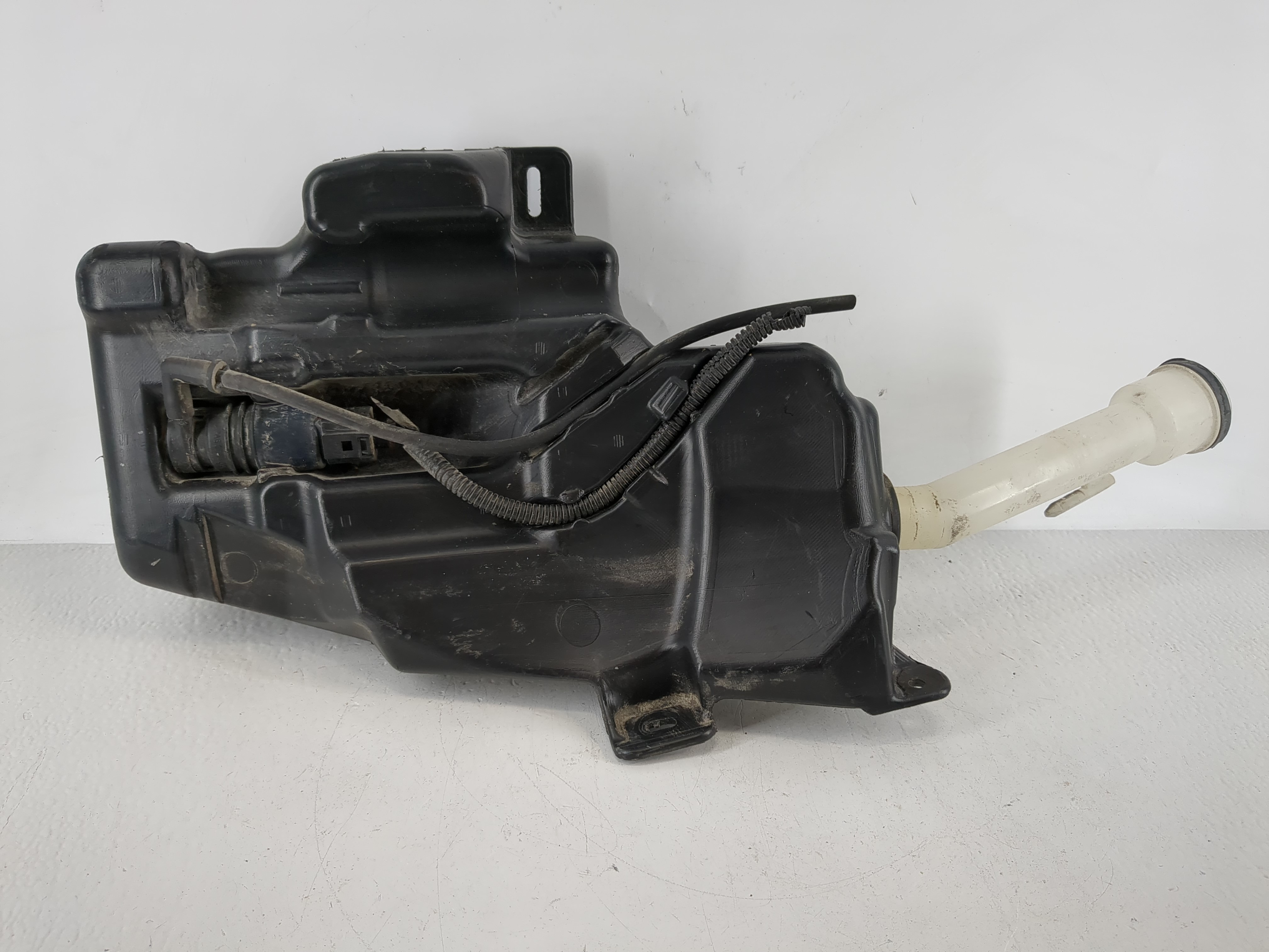 2011-2016 Chevrolet Cruze Windshield Washer Fluid Reservoir Bottle Oem 1166215 - Oemusedautoparts1.com
