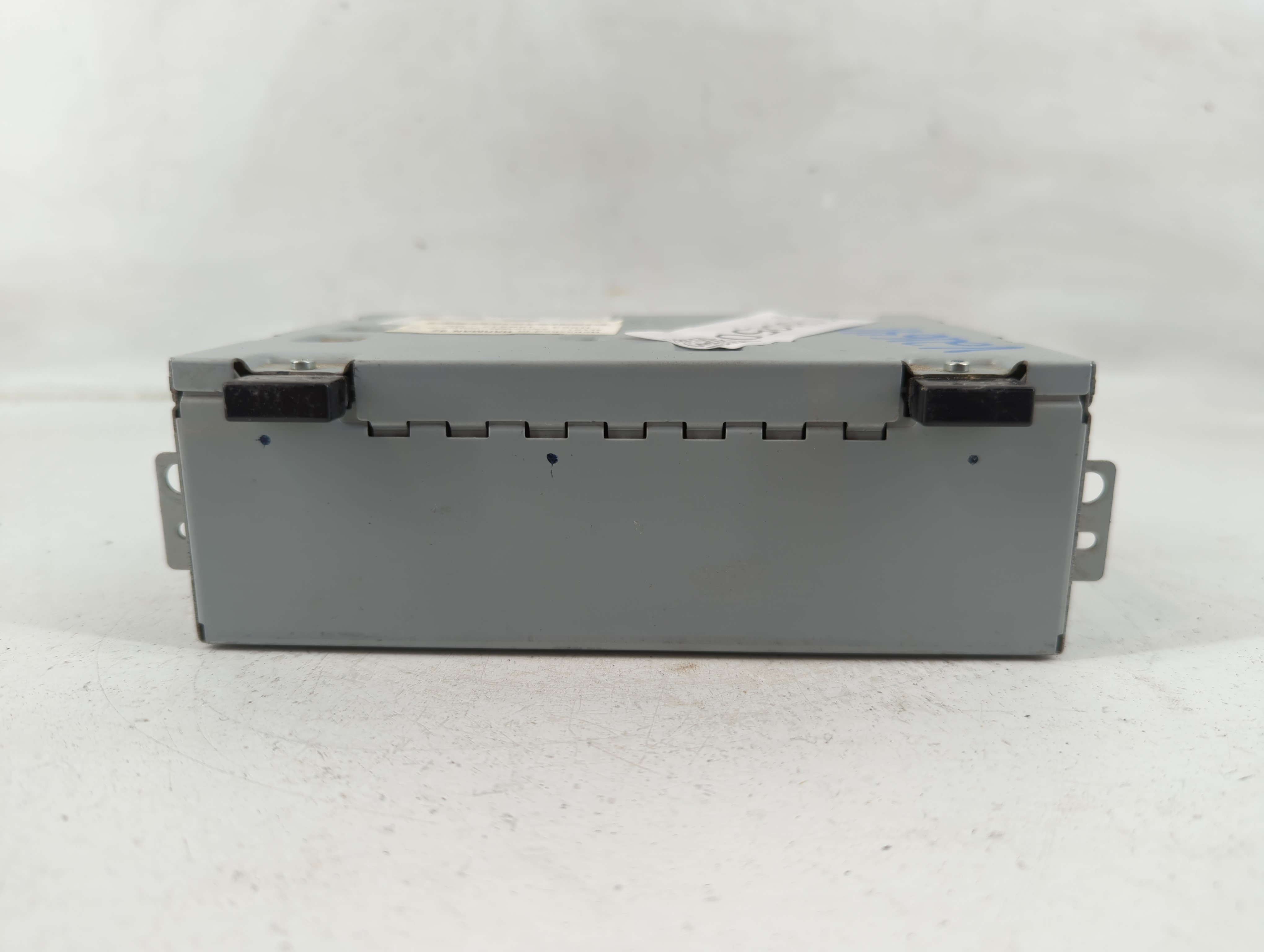 2017-2018 Jaguar Xe Am Fm Cd Player Radio Receiver 1166250 - Oemusedautoparts1.com
