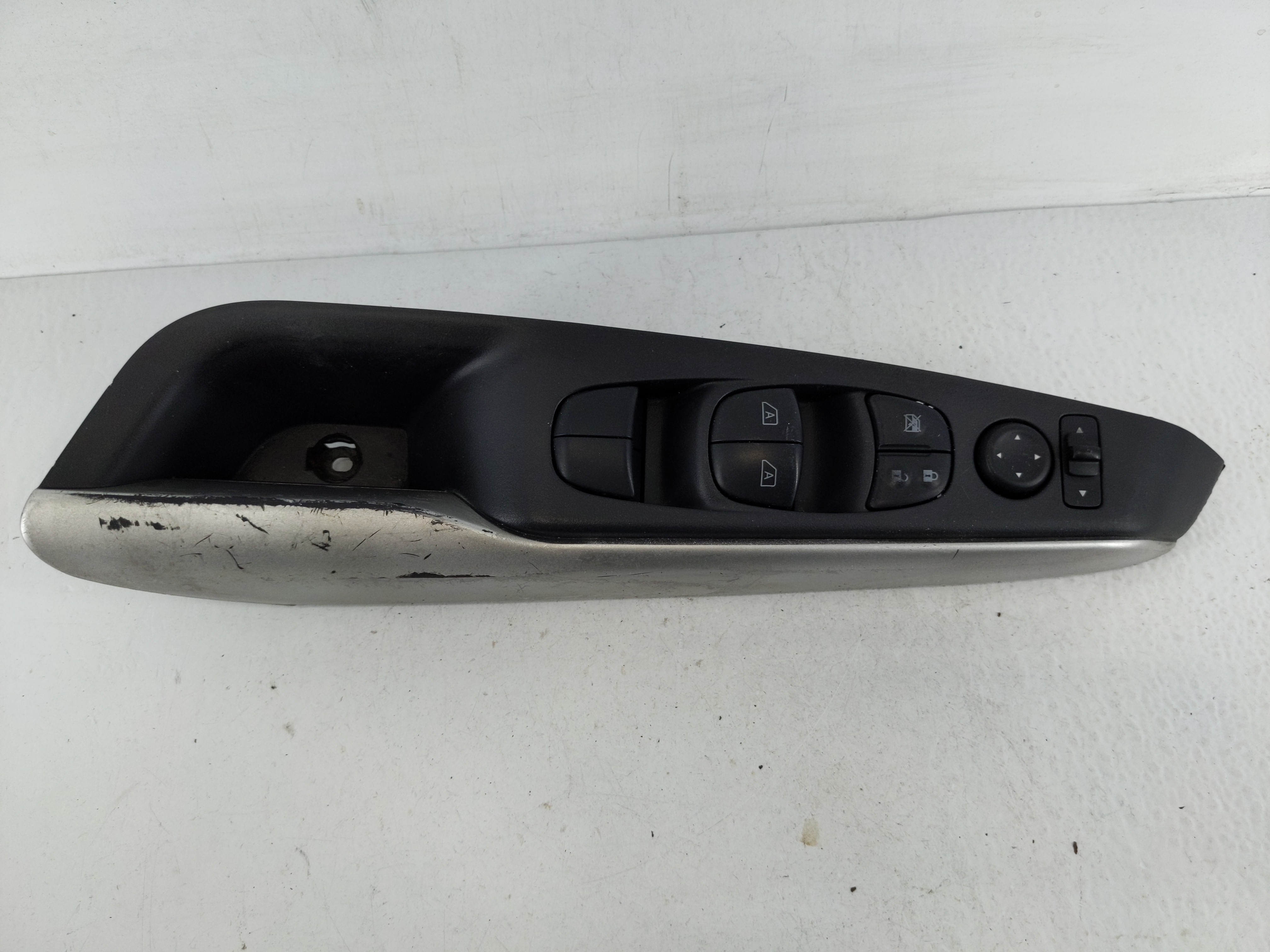 2018-2021 Nissan Kicks Driver Left Door Master Power Window Switch 1166262 - Oemusedautoparts1.com