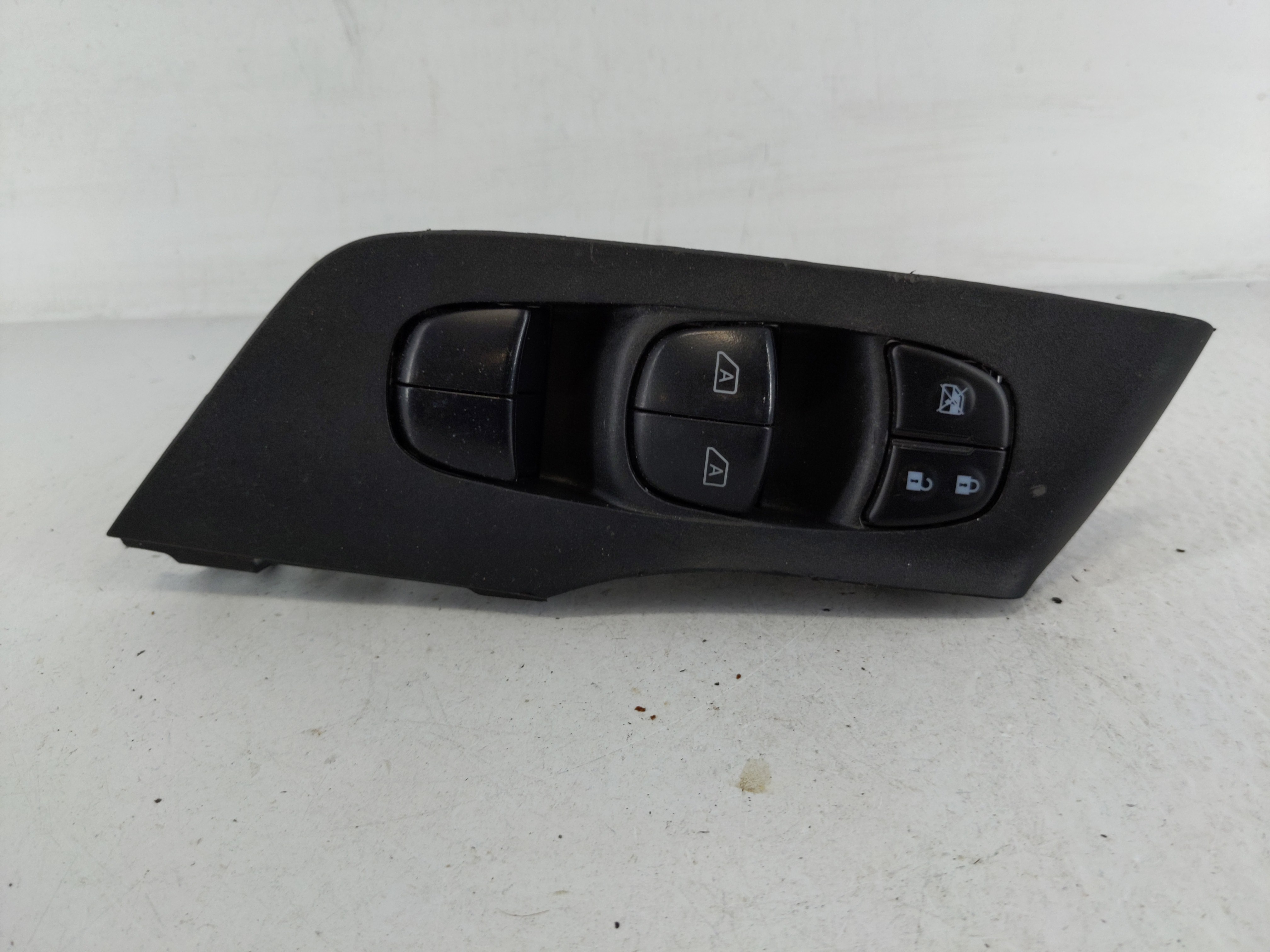 2013-2018 Nissan Altima Driver Left Door Master Power Window Switch 1166263 - Oemusedautoparts1.com