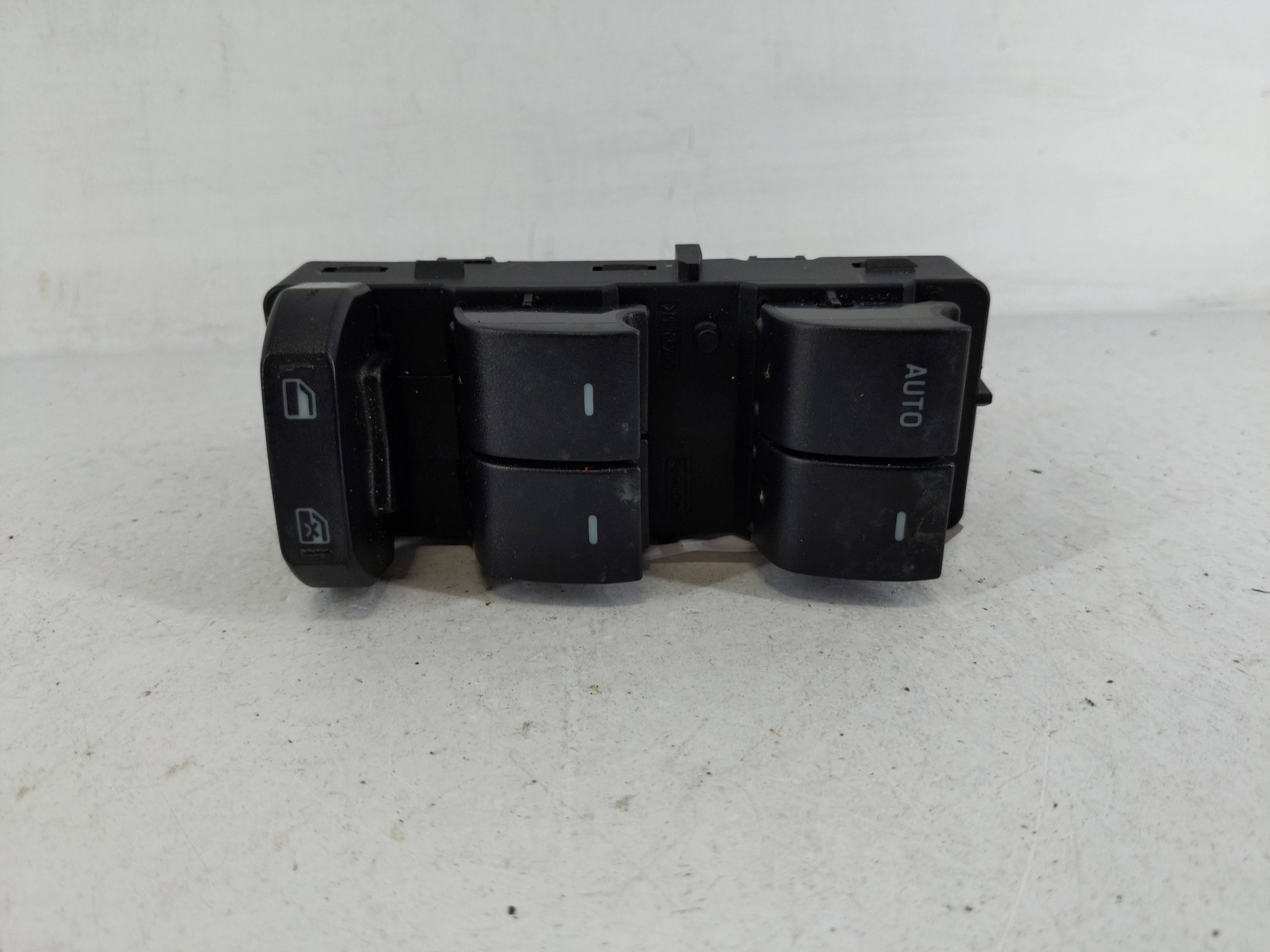 2010-2011 Mercury Milan Driver Left Door Master Power Window Switch 1166270 - Oemusedautoparts1.com