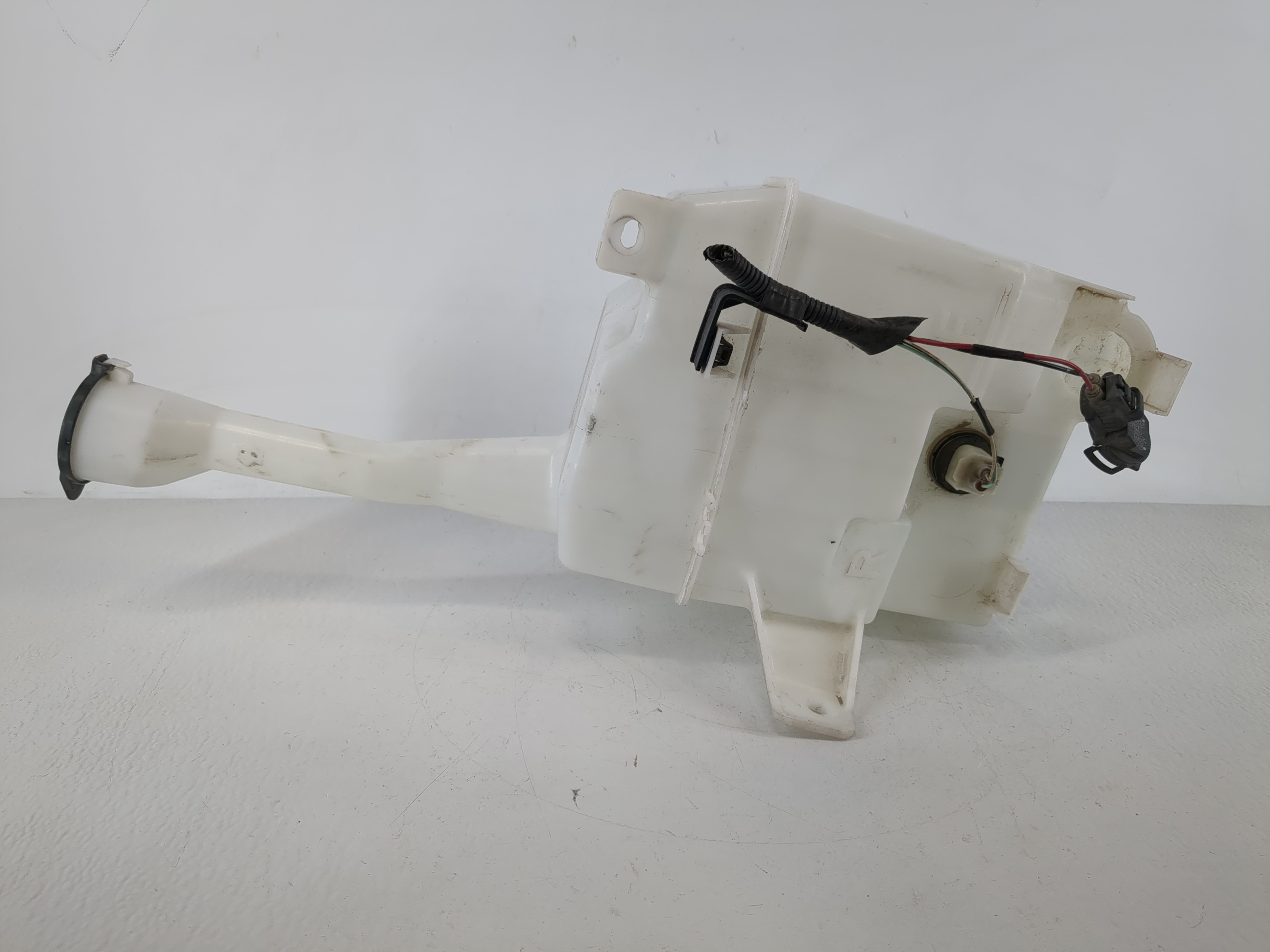2007-2011 Toyota Camry Windshield Washer Fluid Reservoir Bottle Oem 1166276 - Oemusedautoparts1.com