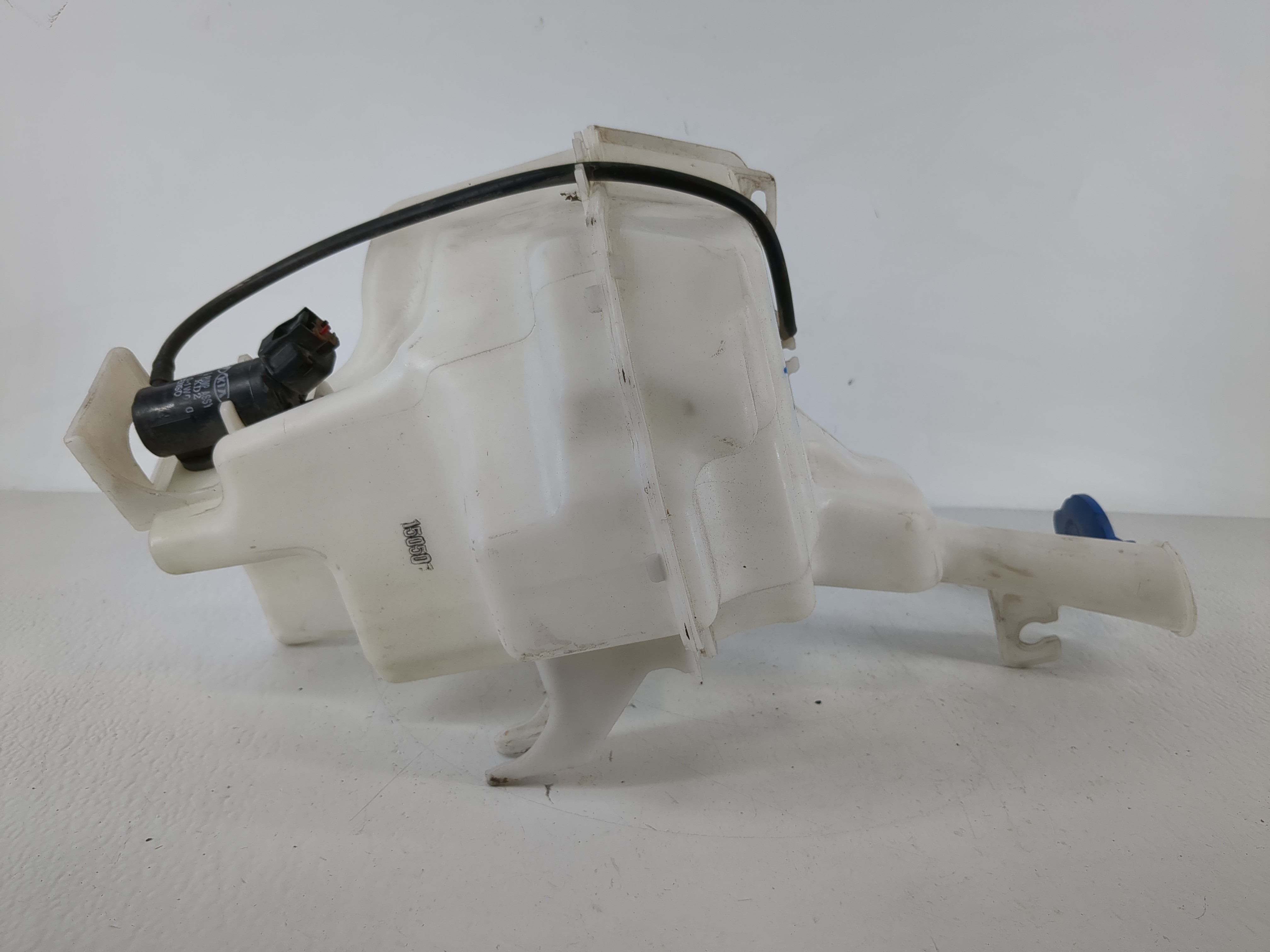 2012-2017 Hyundai Accent Windshield Washer Fluid Reservoir Bottle Oem 1166282 - Oemusedautoparts1.com