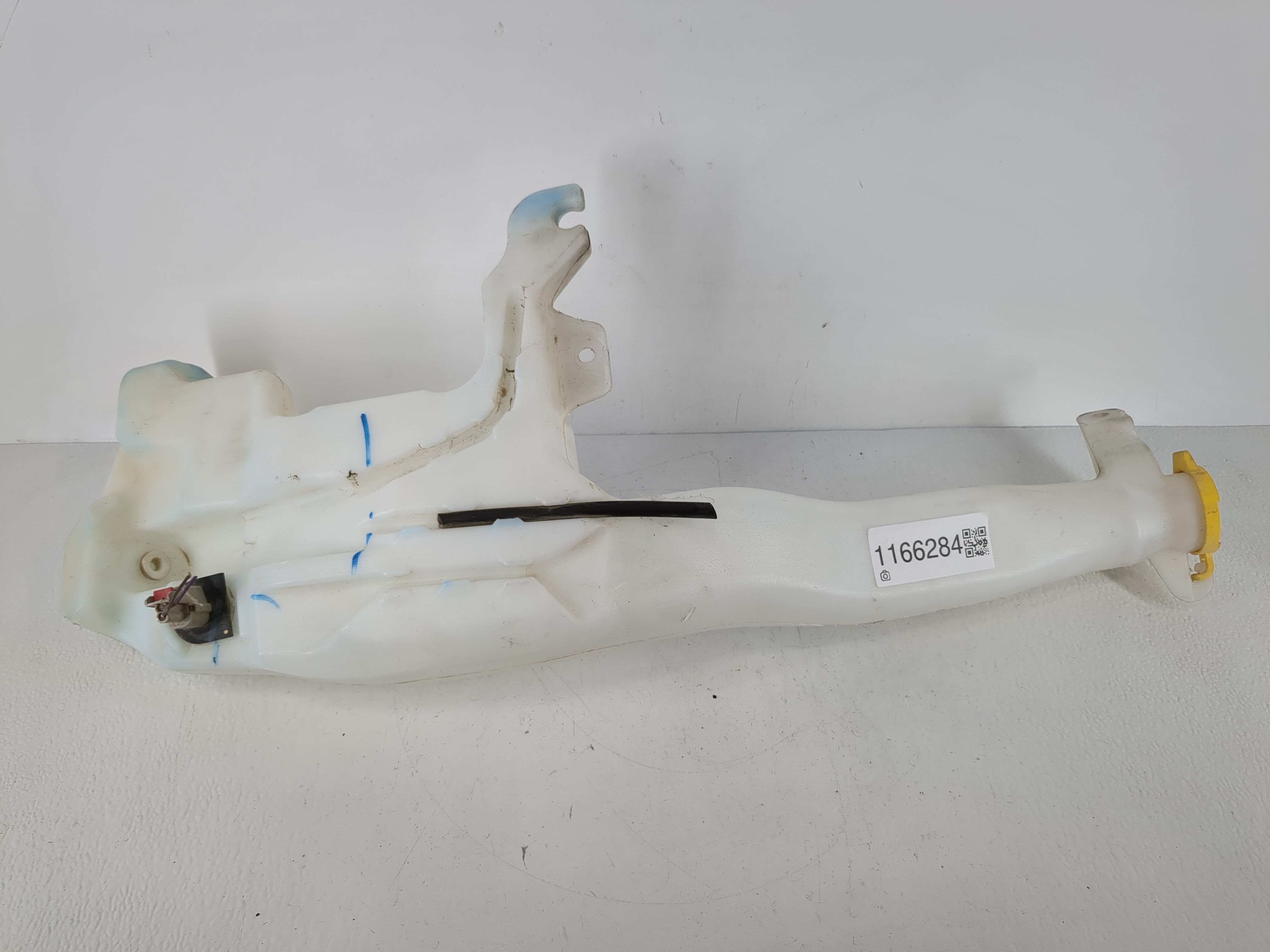 2011-2022 Dodge Durango Windshield Washer Fluid Reservoir Bottle Oem 1166284 - Oemusedautoparts1.com